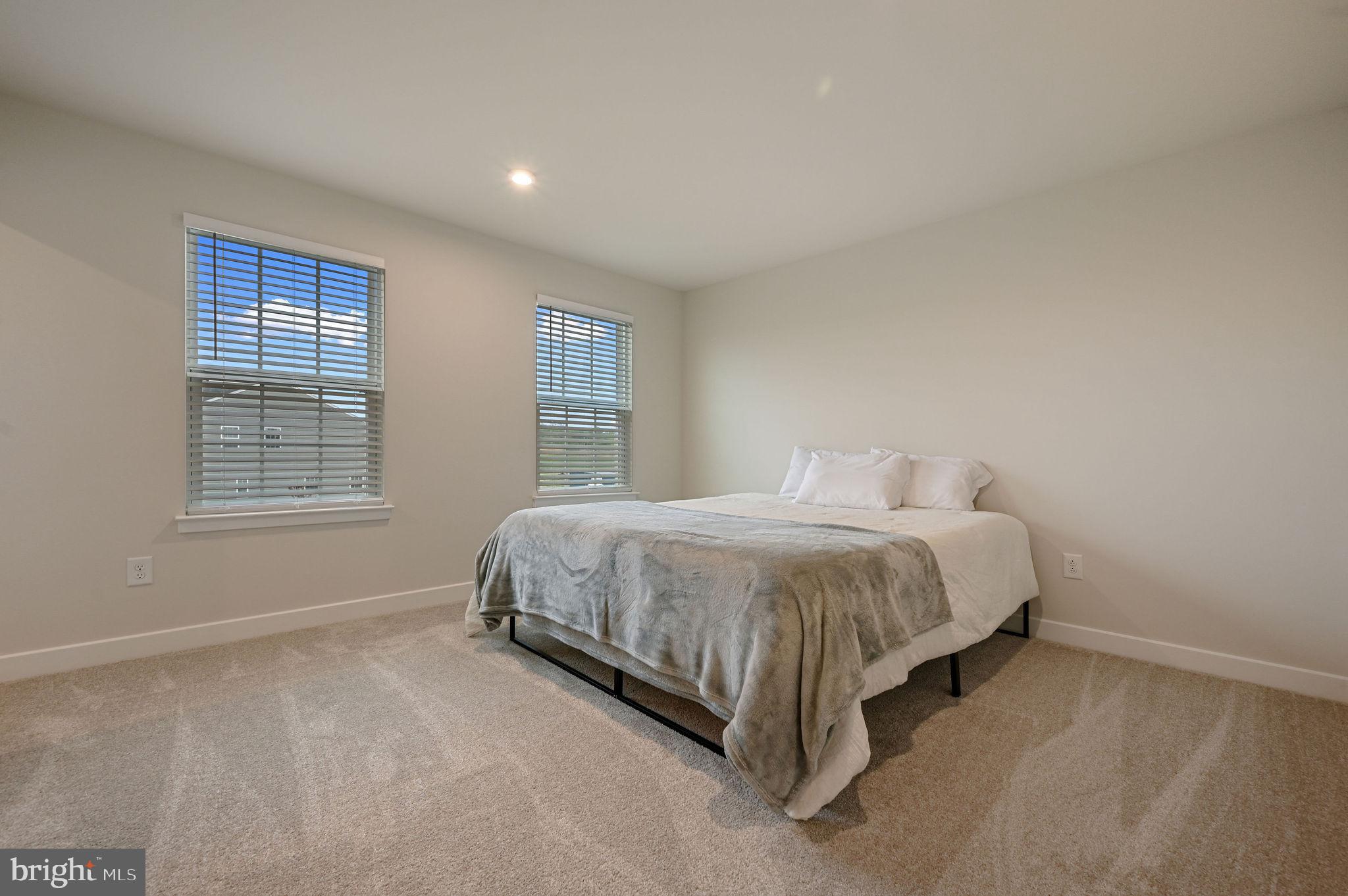 HIDDEN BROOK - Residential