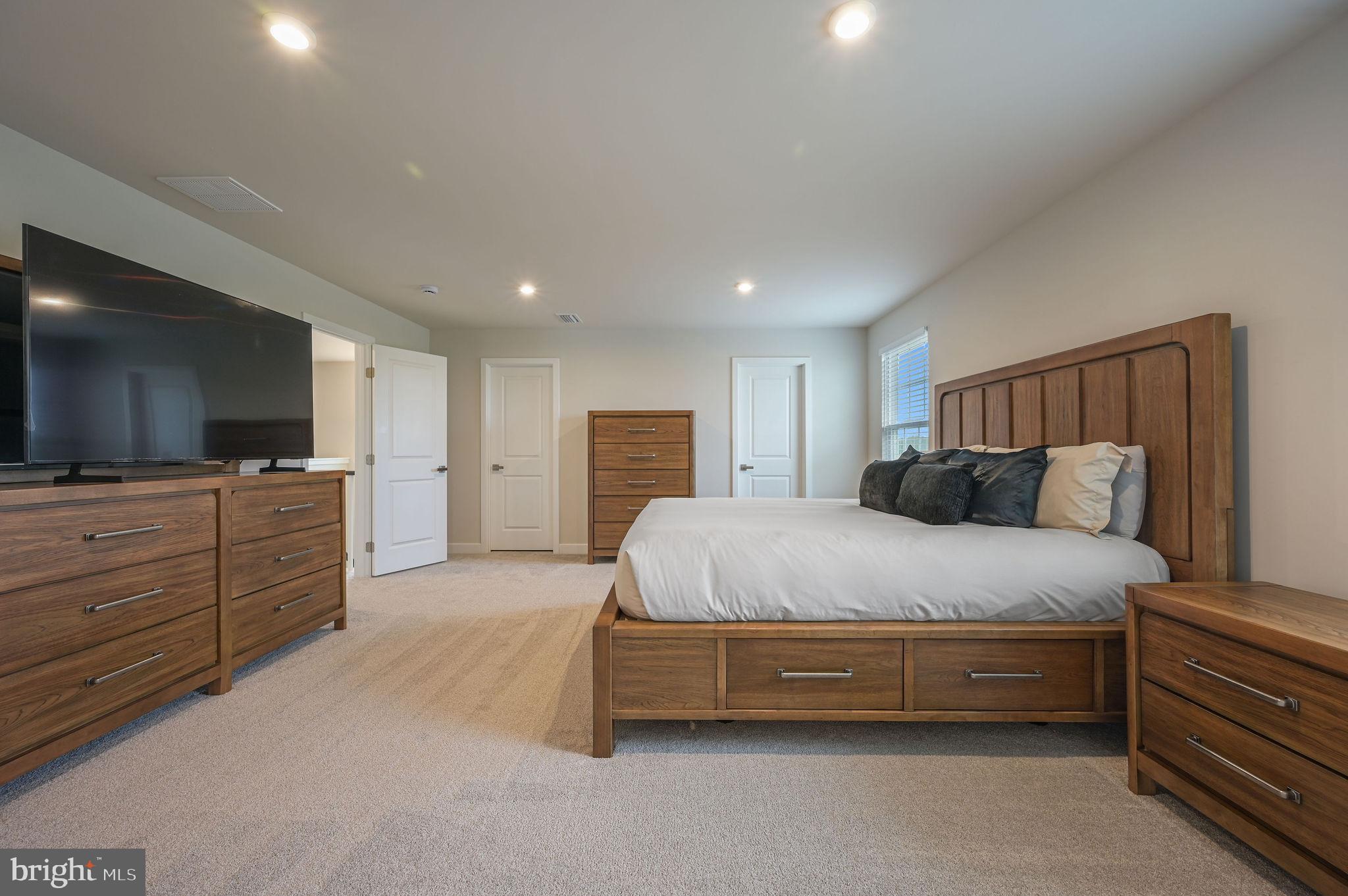 HIDDEN BROOK - Residential