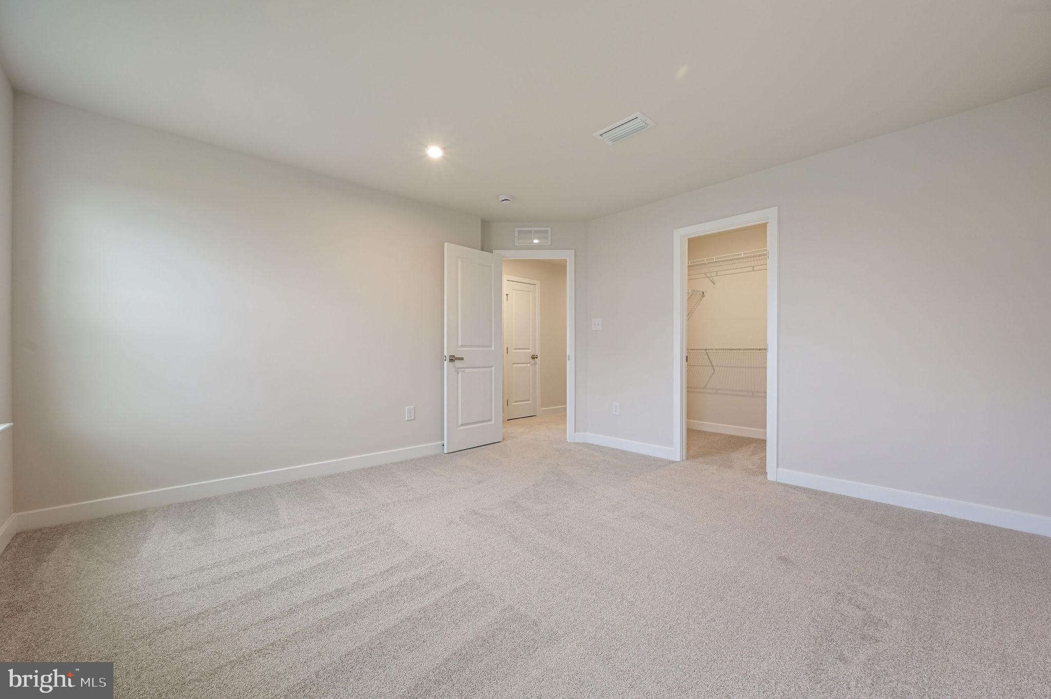 HIDDEN BROOK - Residential