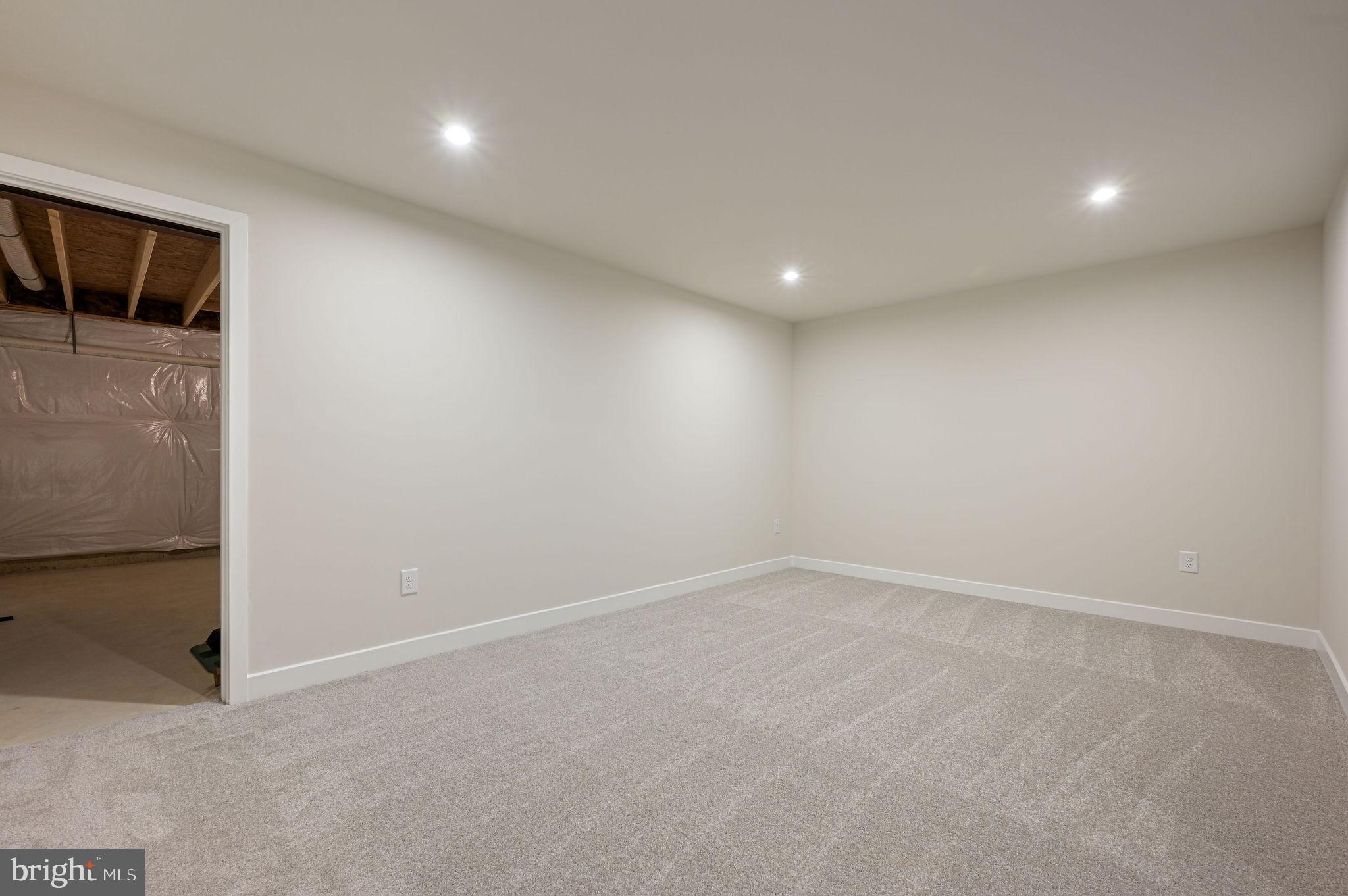 HIDDEN BROOK - Residential