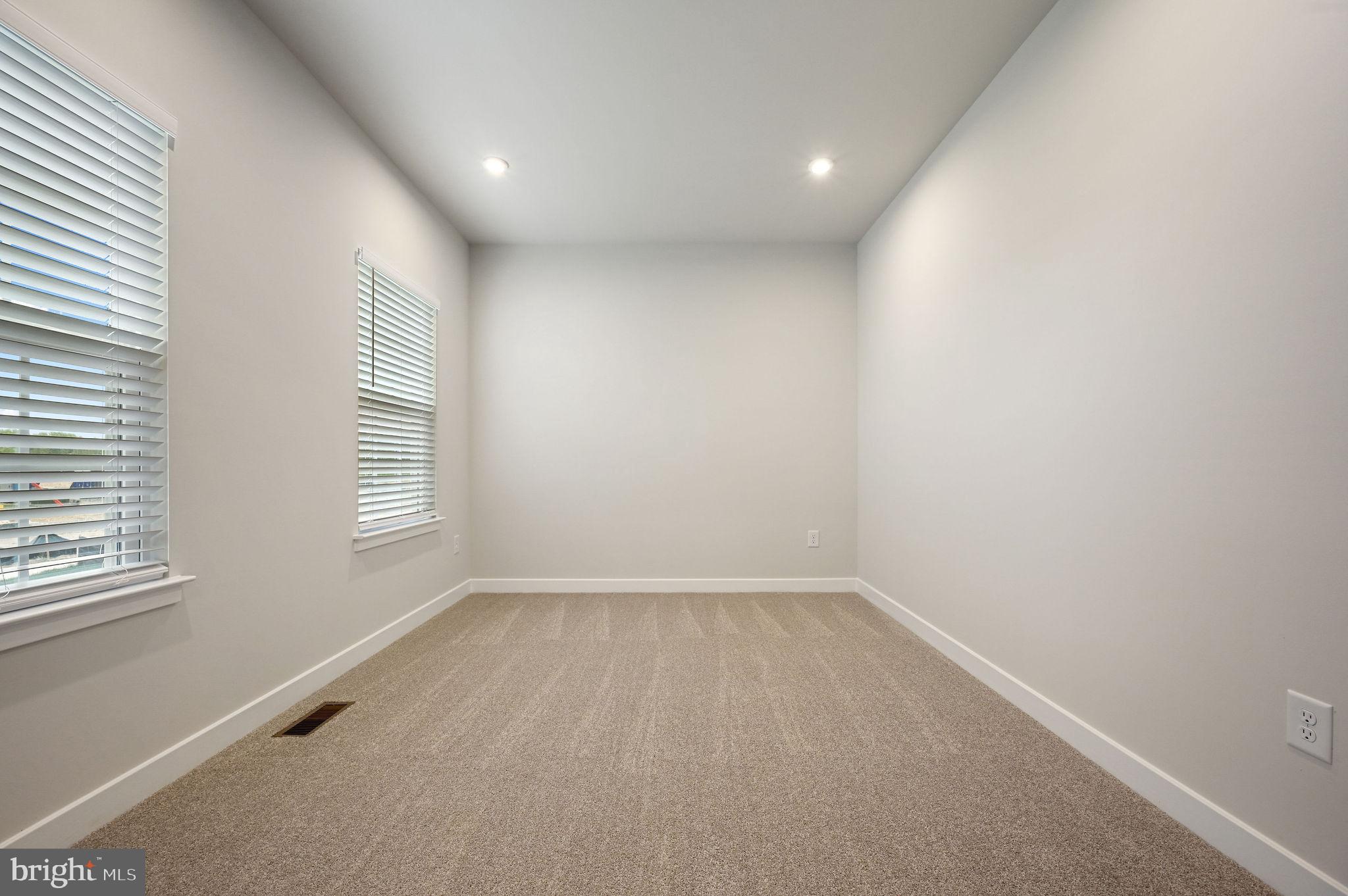 HIDDEN BROOK - Residential