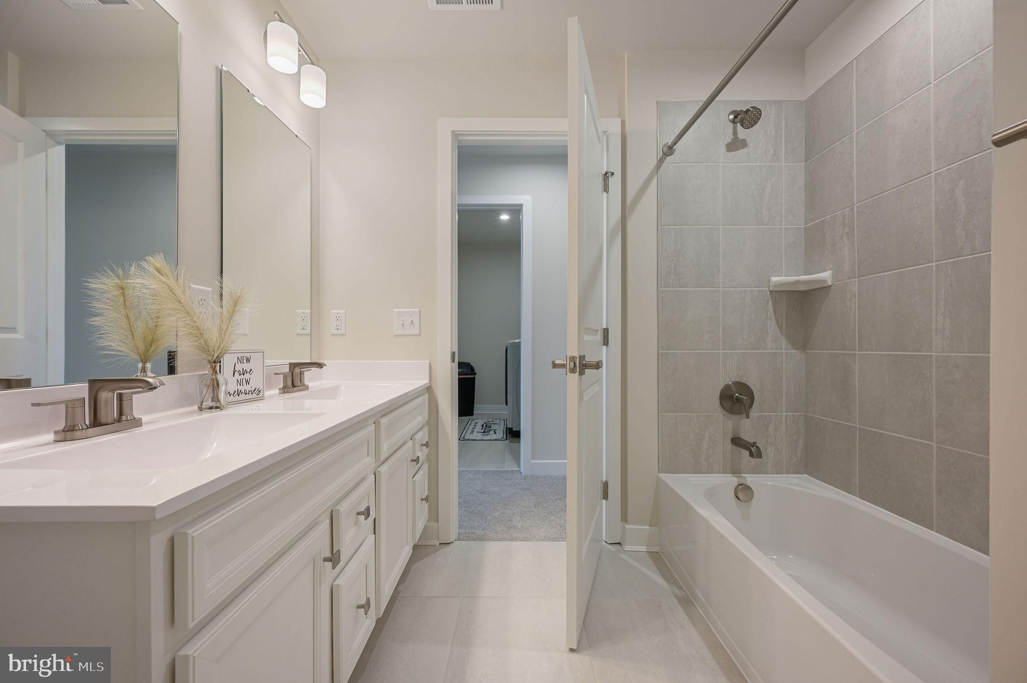 HIDDEN BROOK - Residential