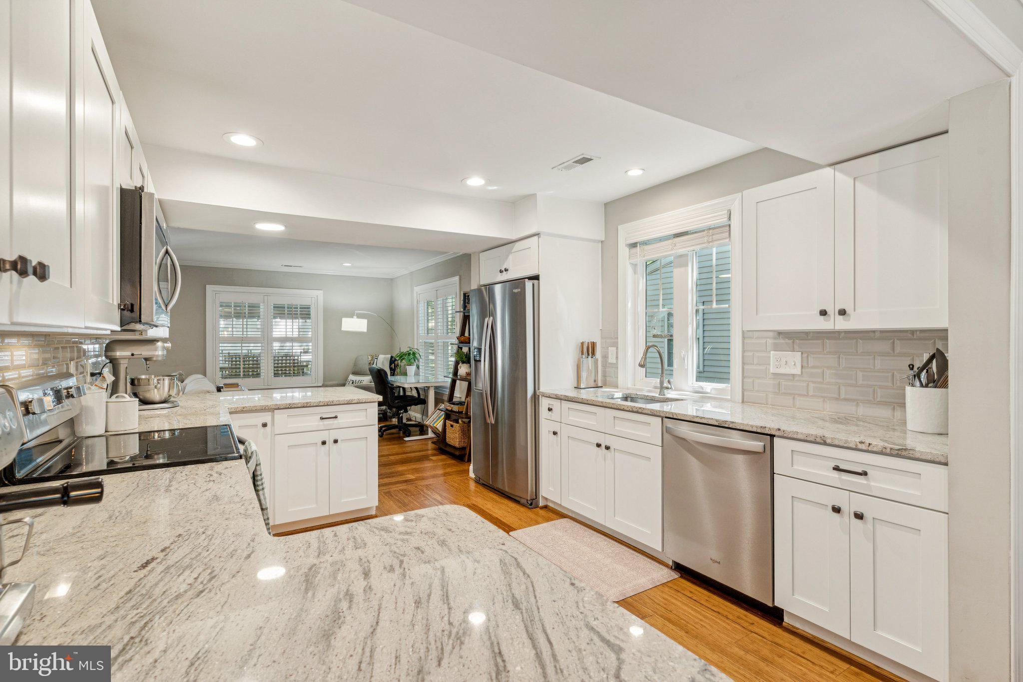 BAY HIGHLANDS - Residential