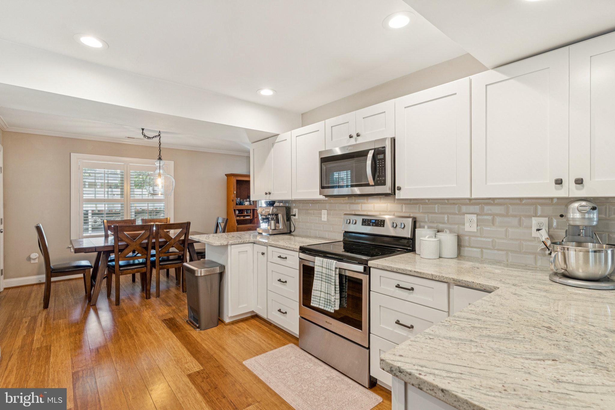 BAY HIGHLANDS - Residential