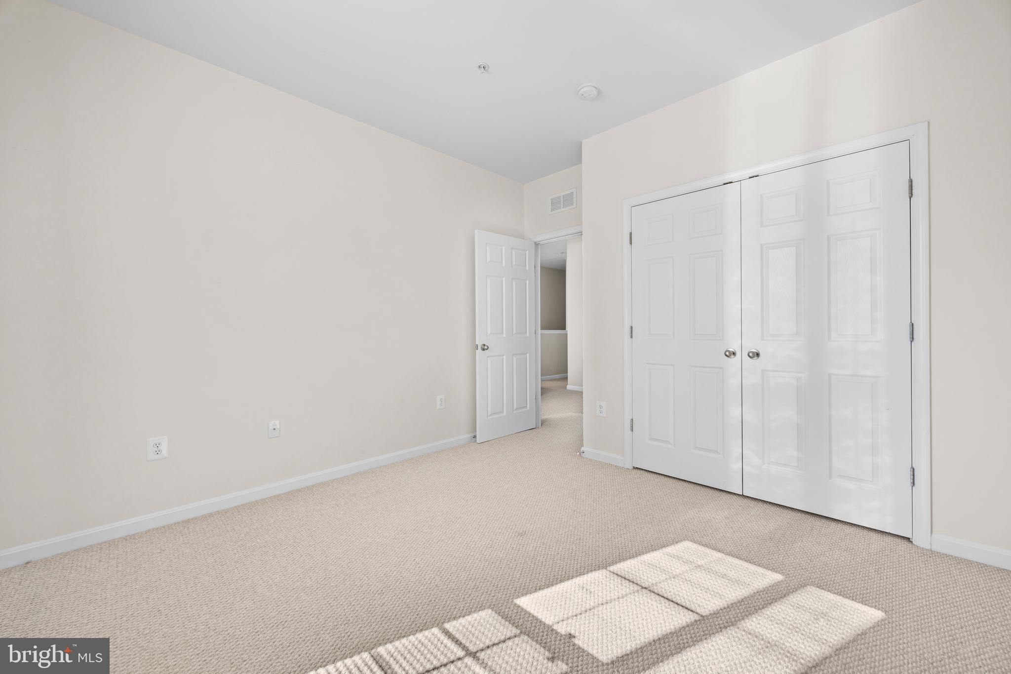 LEE SQUARE - Residential