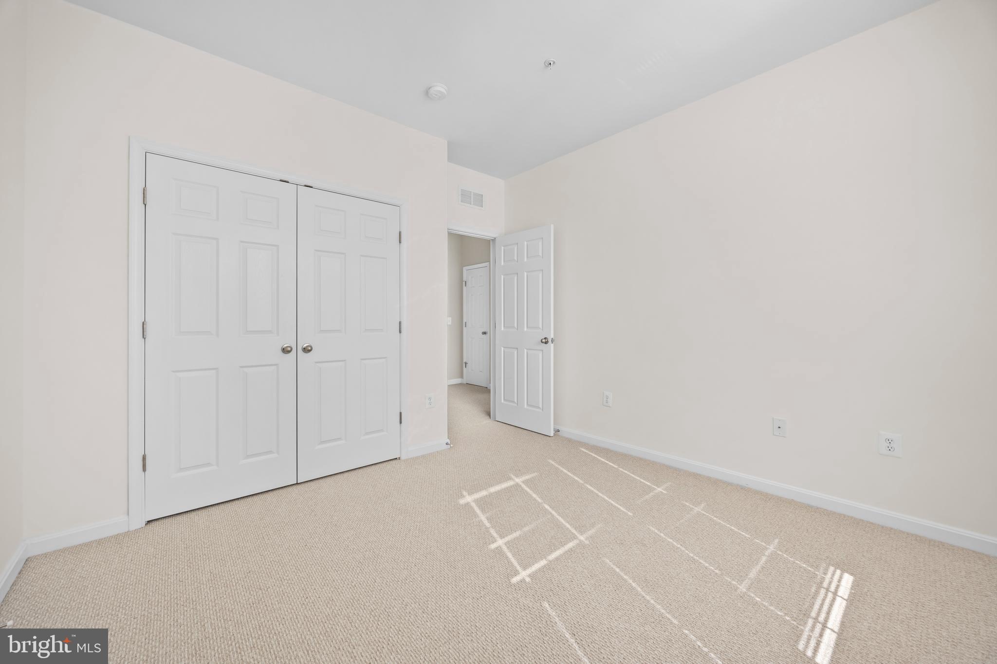 LEE SQUARE - Residential