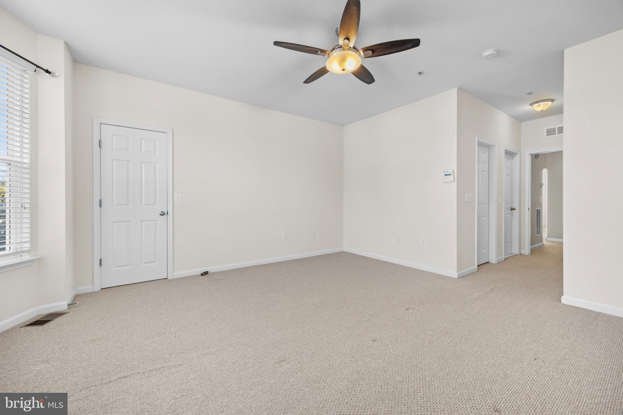 LEE SQUARE - Residential