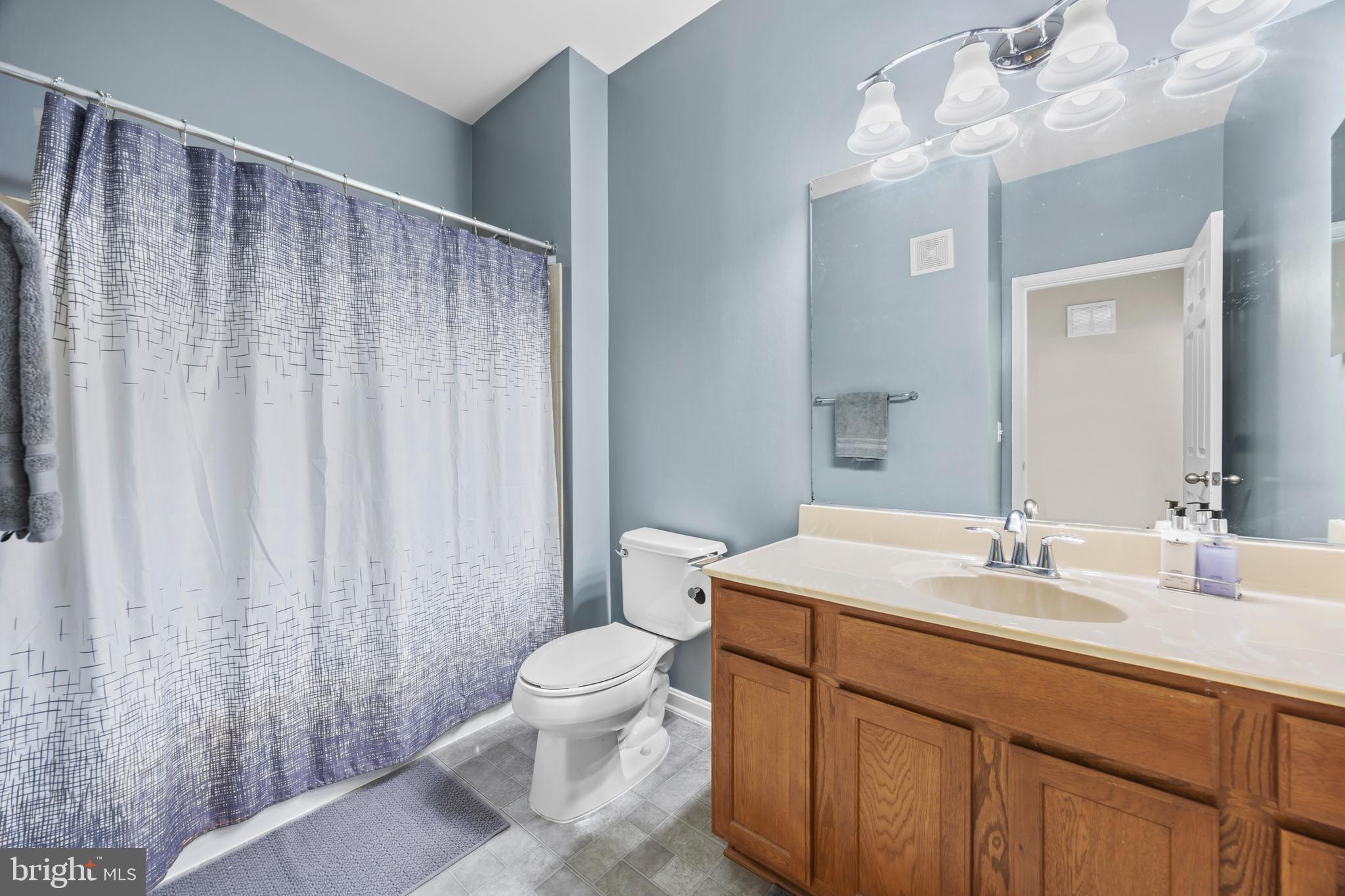 LEE SQUARE - Residential