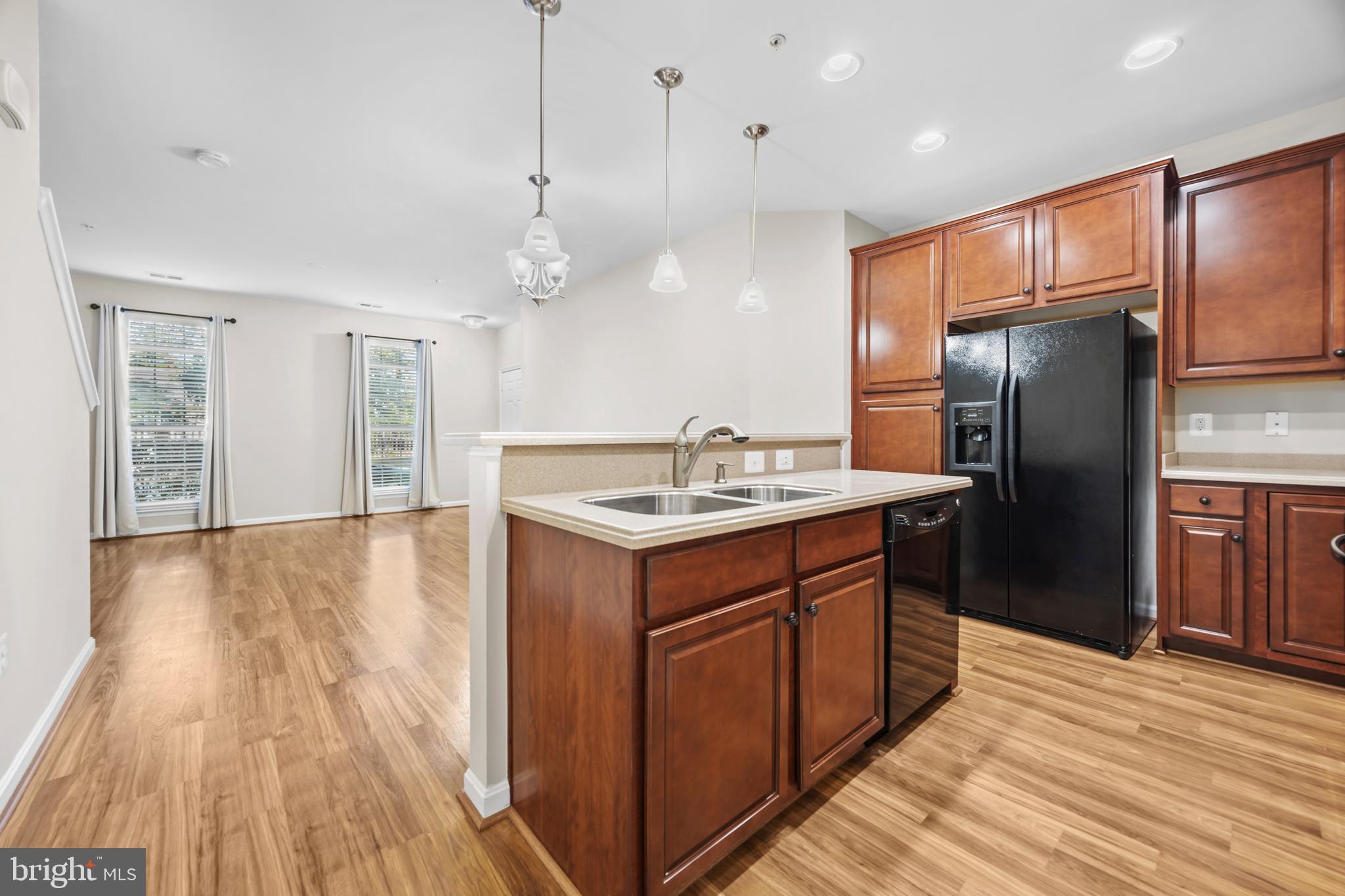 LEE SQUARE - Residential