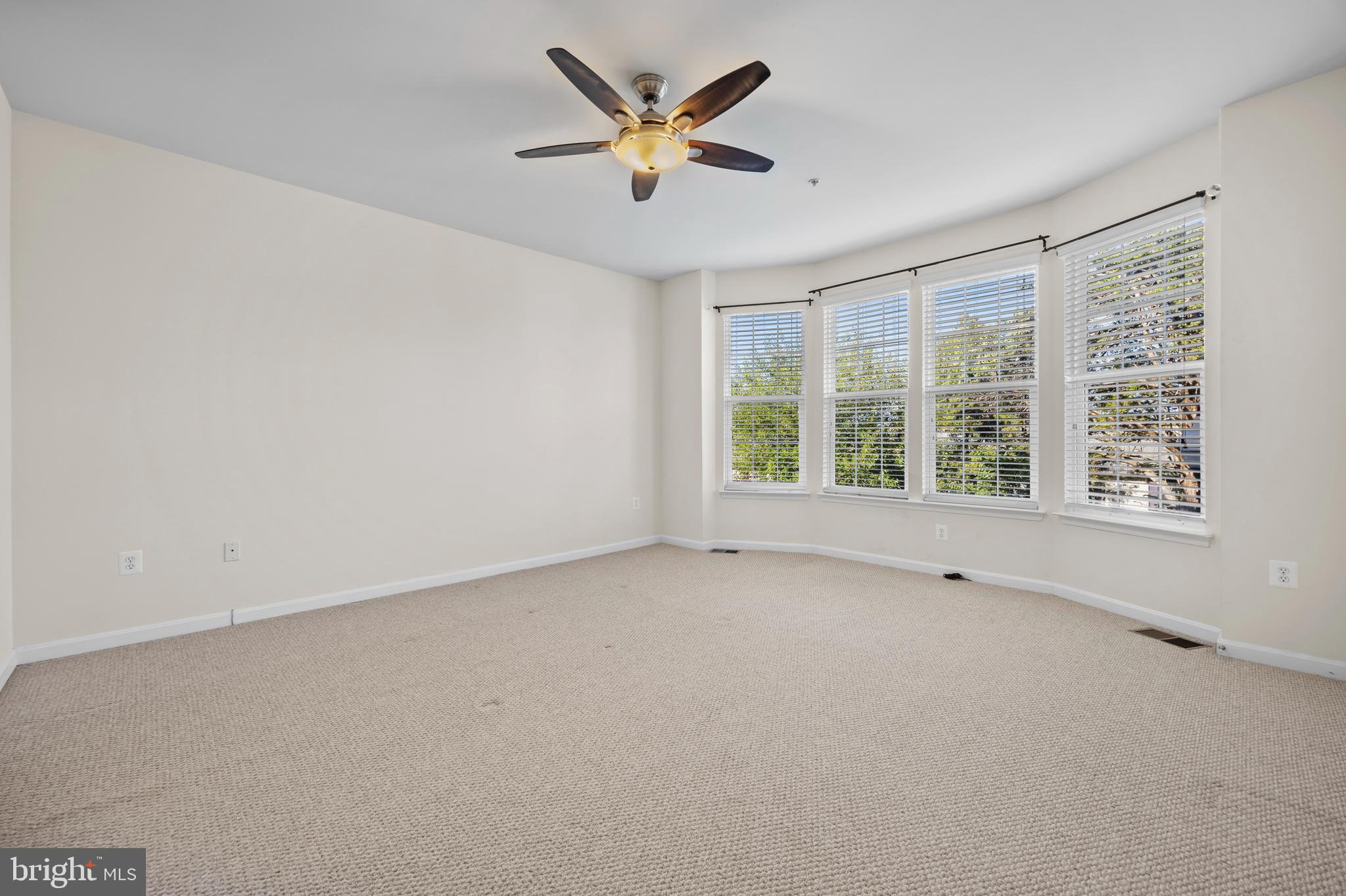 LEE SQUARE - Residential