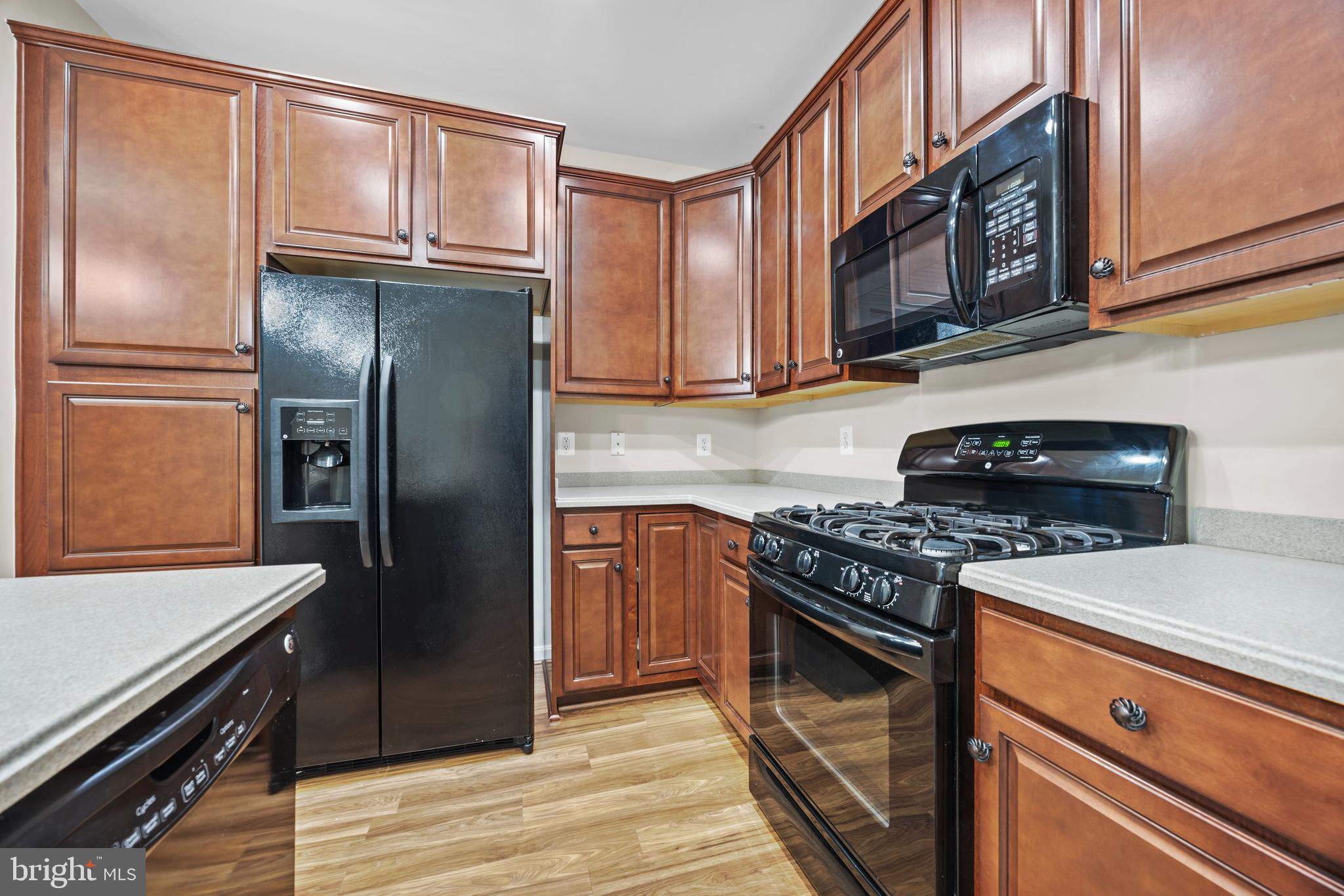 LEE SQUARE - Residential