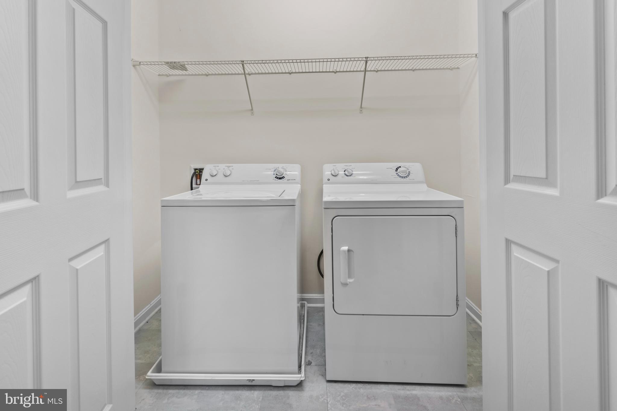 LEE SQUARE - Residential