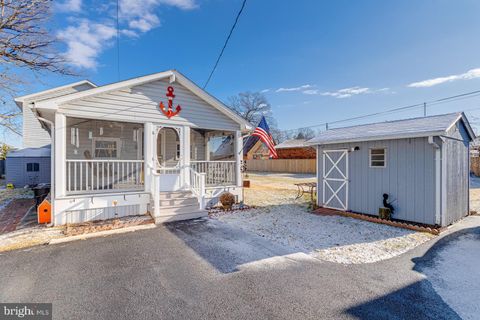 215 NANTICOKE ROAD ESSEX MD 21221