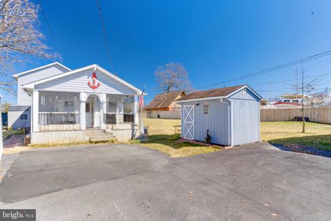 215 NANTICOKE ROAD ESSEX MD 21221