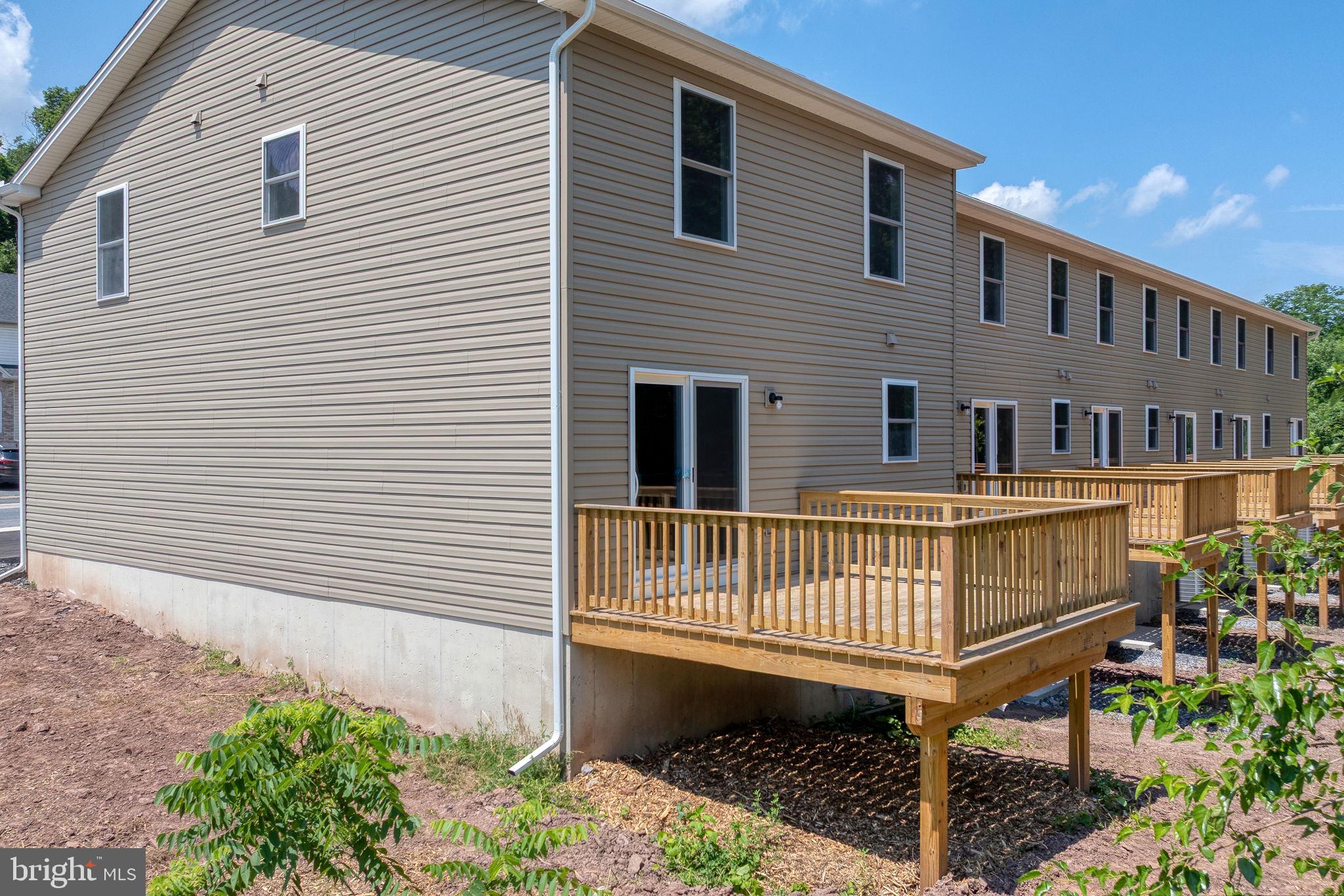 PETERSBURG COMMONS - Residential