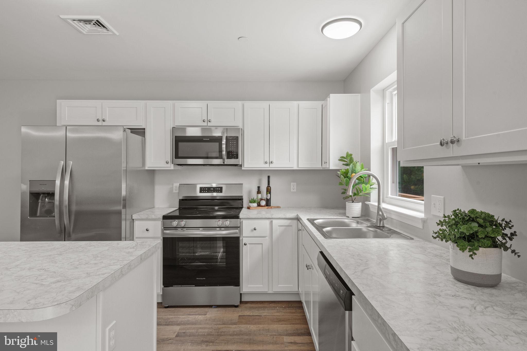 PETERSBURG COMMONS - Residential