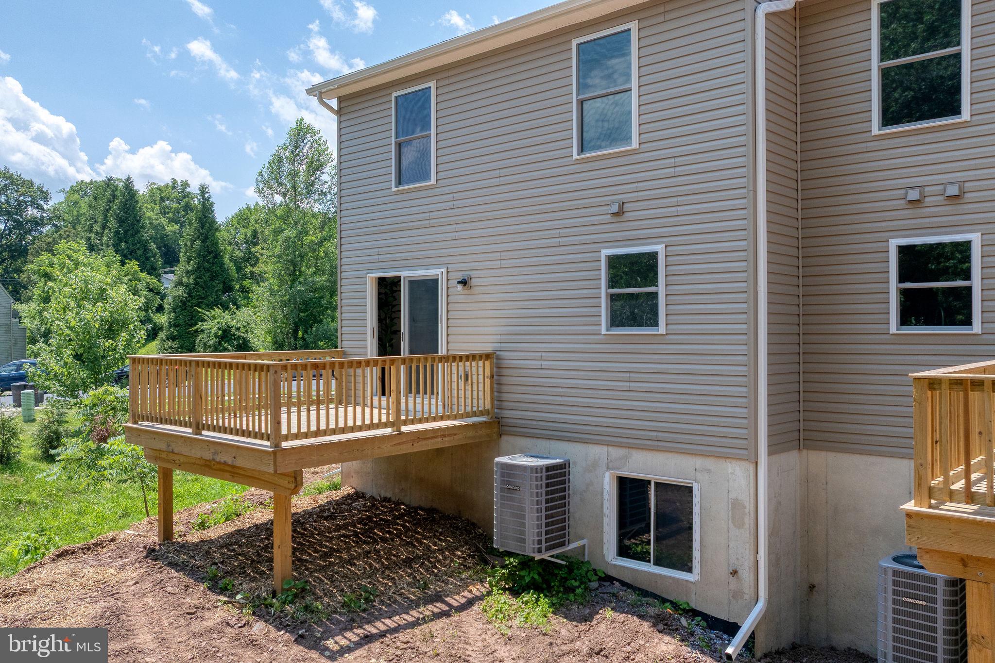 PETERSBURG COMMONS - Residential