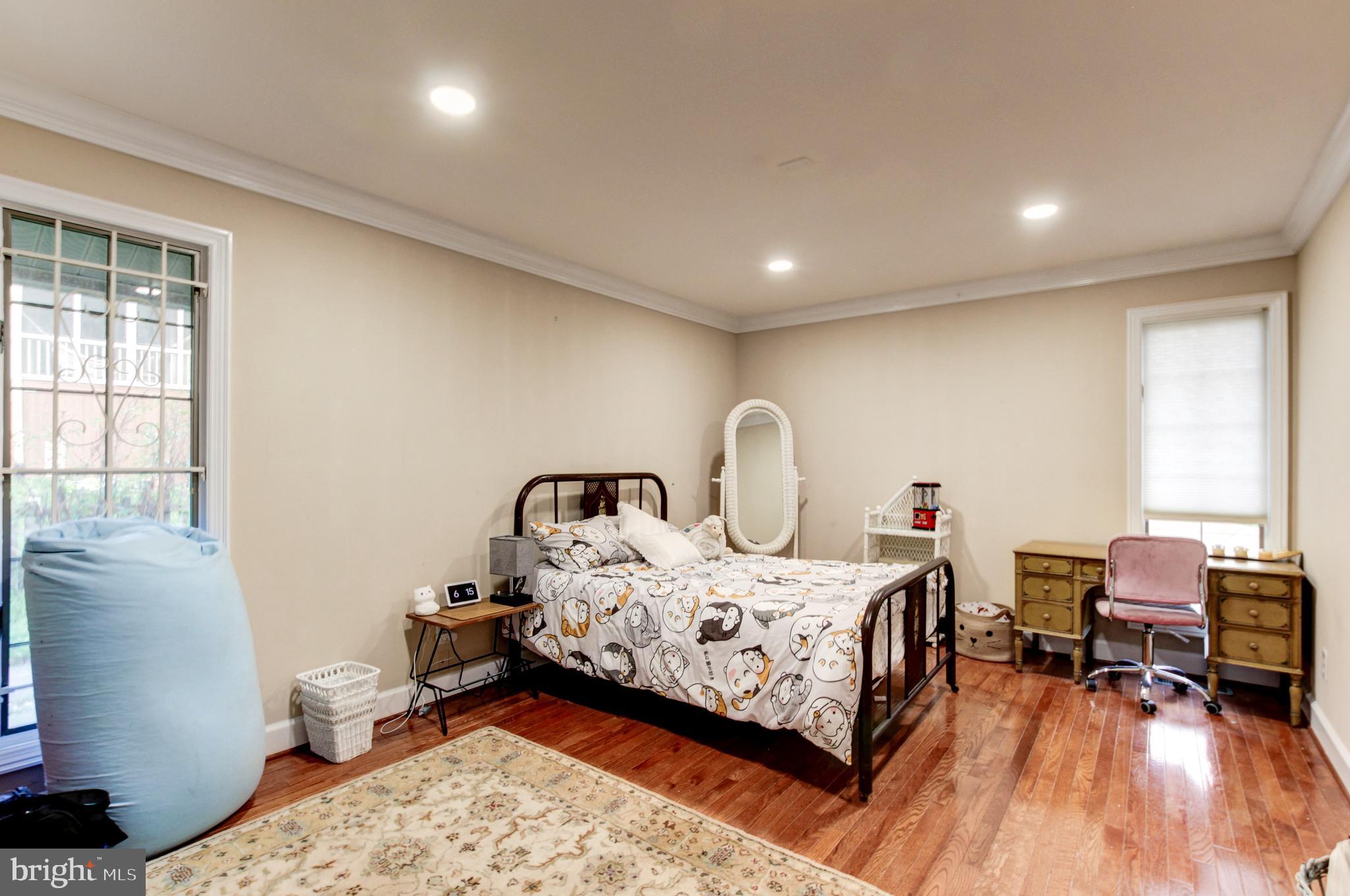 MANOR PARK - Residential