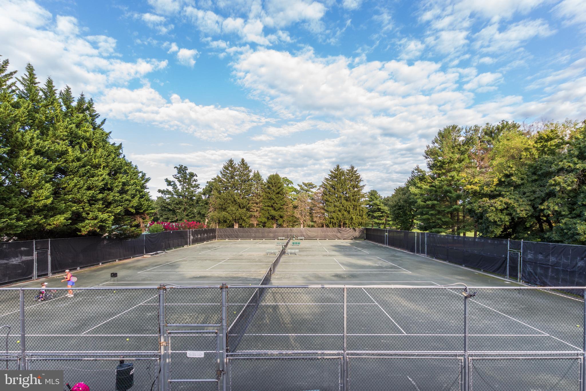 MANOR PARK - Residential