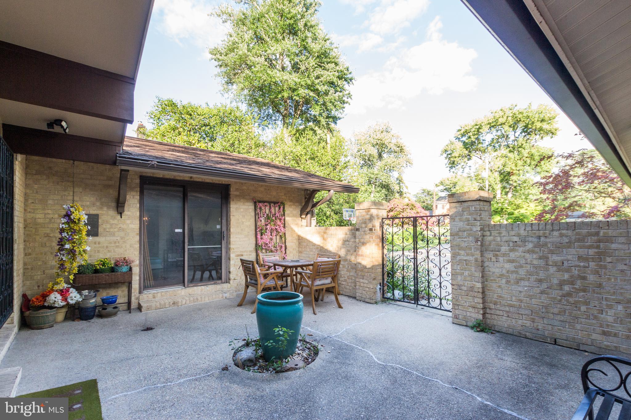 MANOR PARK - Residential