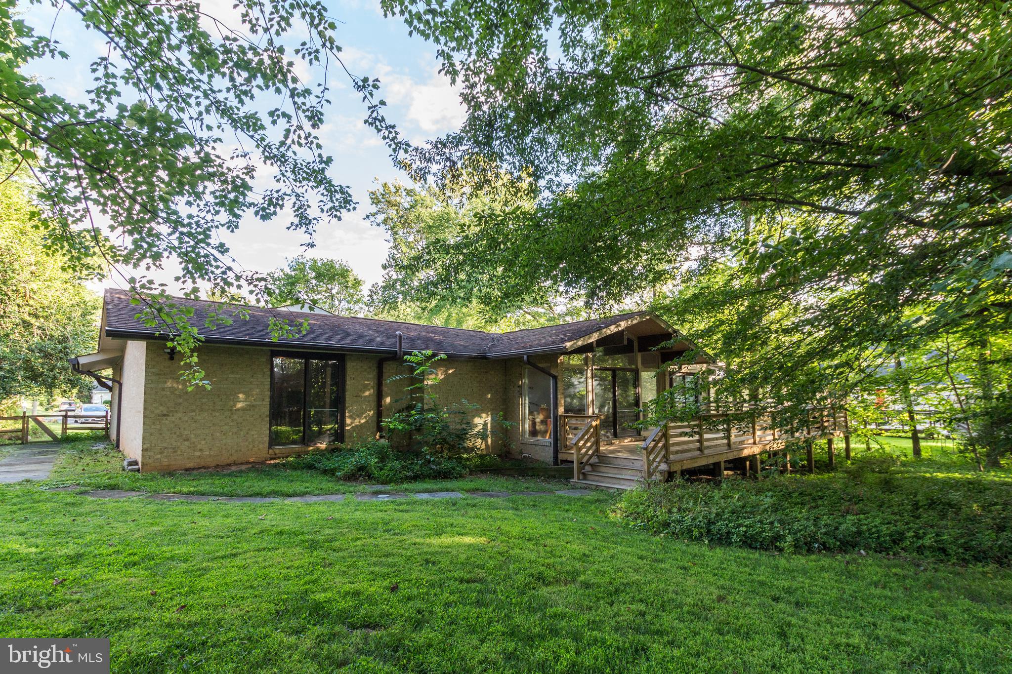 MANOR PARK - Residential