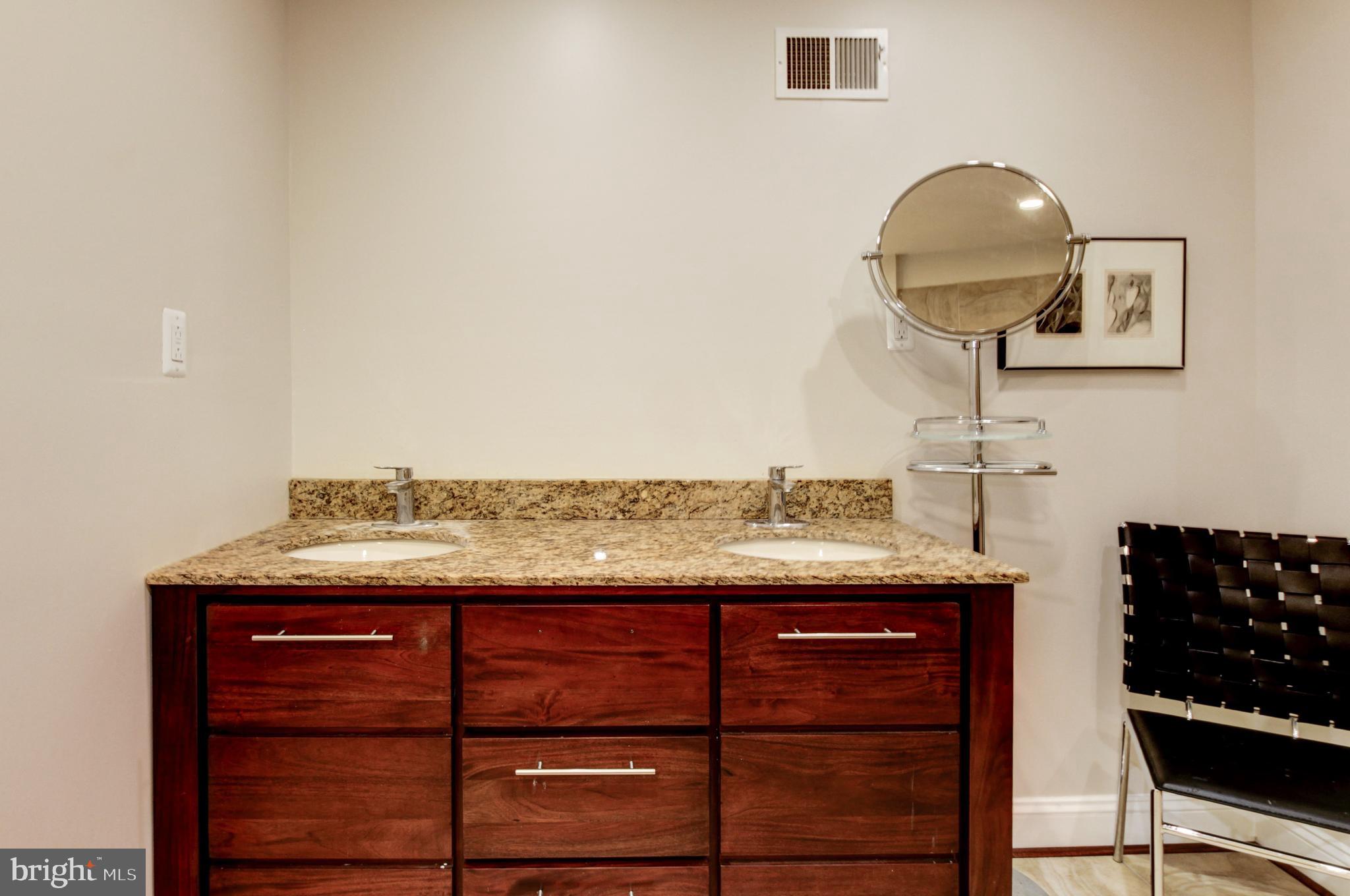 MANOR PARK - Residential