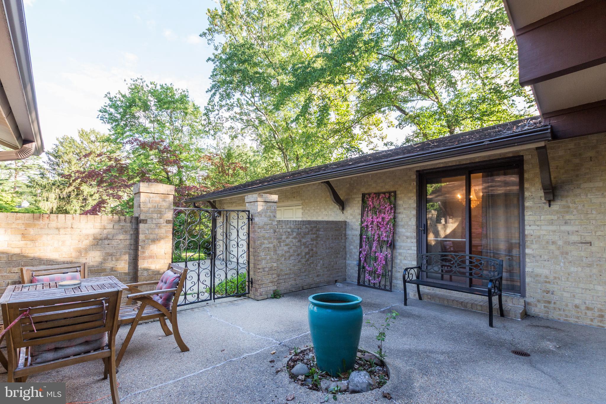 MANOR PARK - Residential