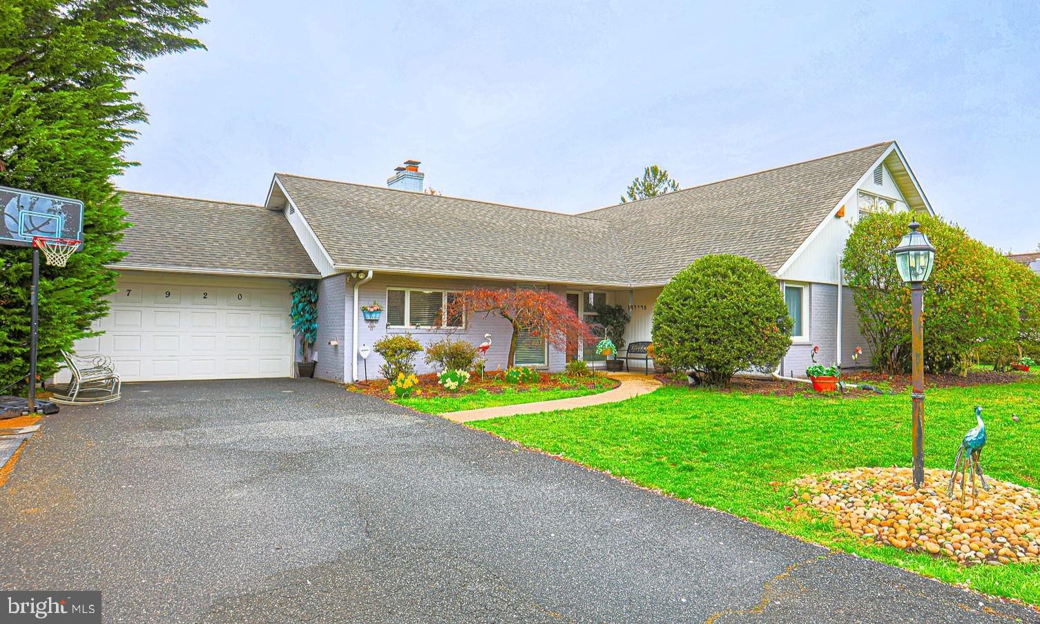 LONG MEADOW ESTATES - Residential