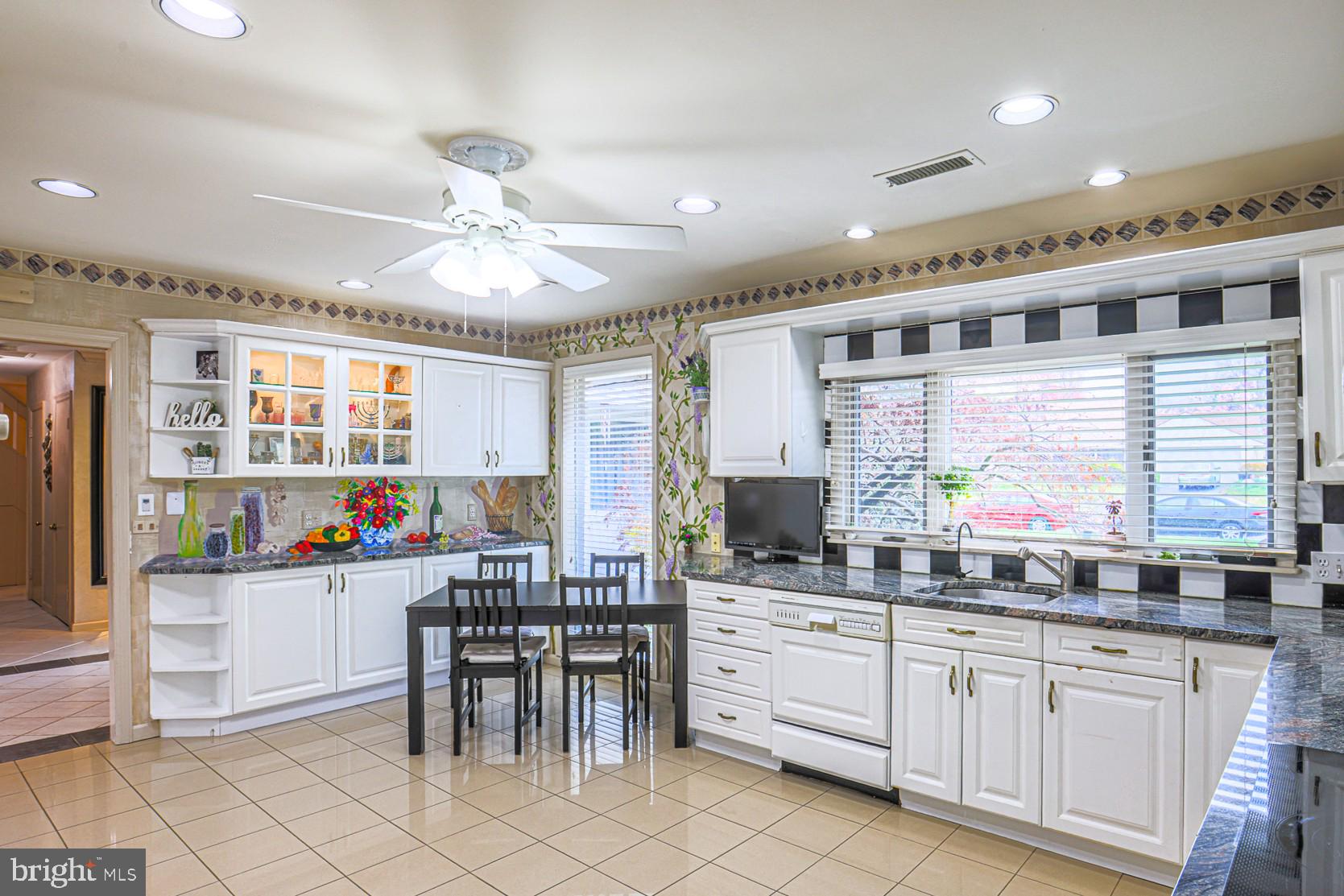 LONG MEADOW ESTATES - Residential