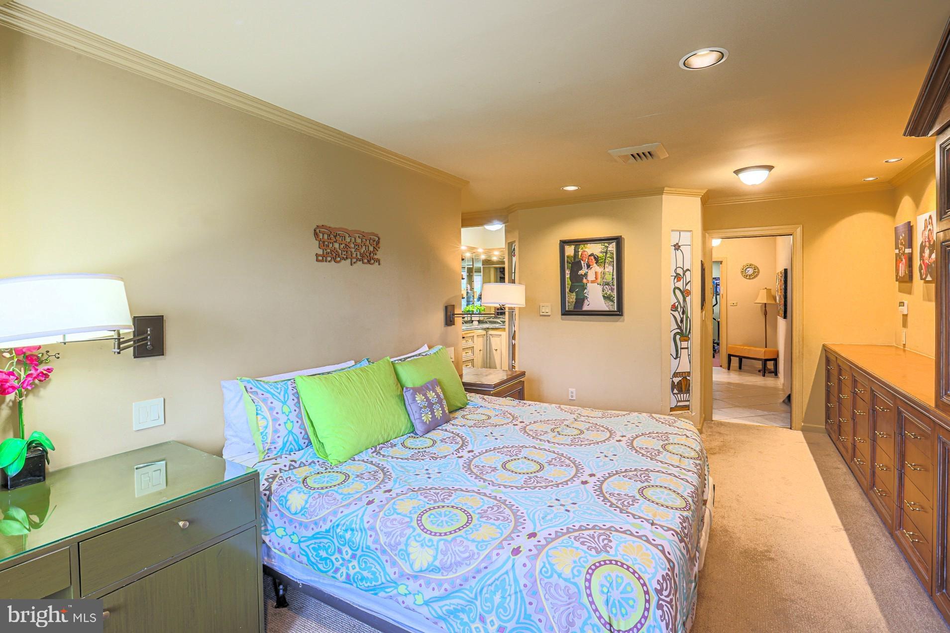 LONG MEADOW ESTATES - Residential