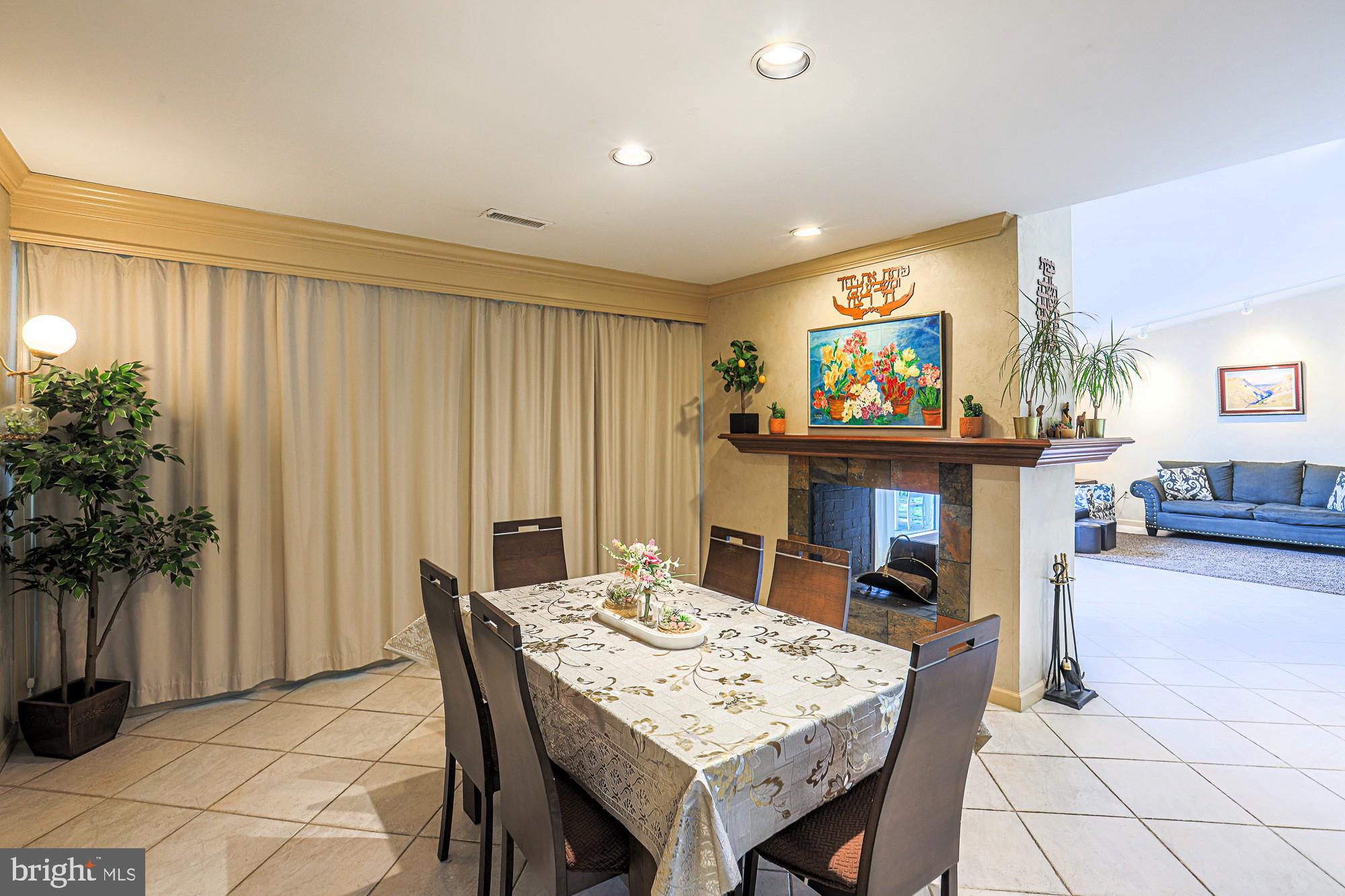 LONG MEADOW ESTATES - Residential