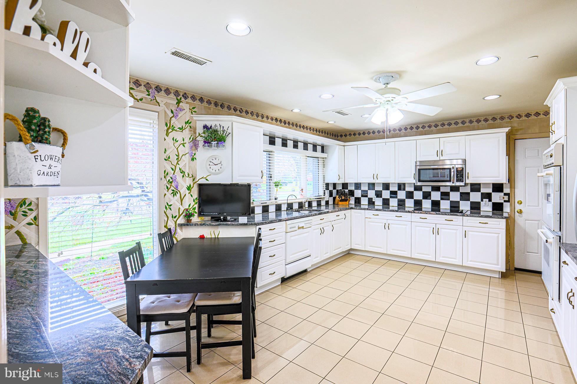 LONG MEADOW ESTATES - Residential