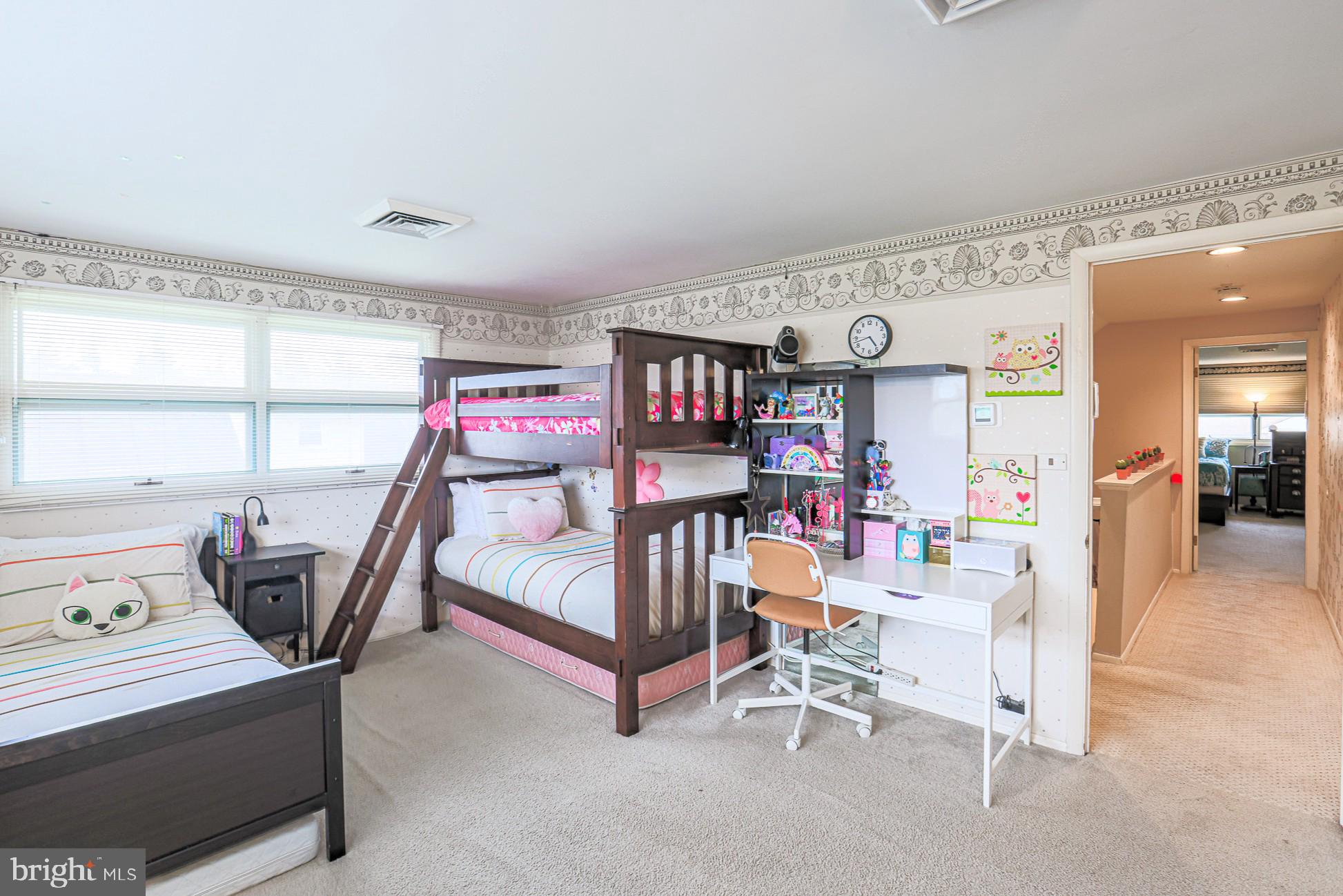 LONG MEADOW ESTATES - Residential