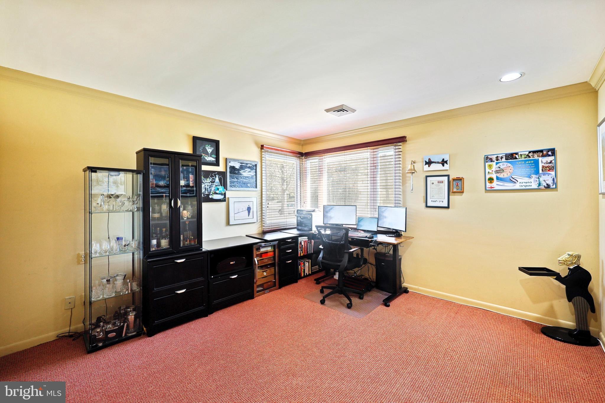 LONG MEADOW ESTATES - Residential