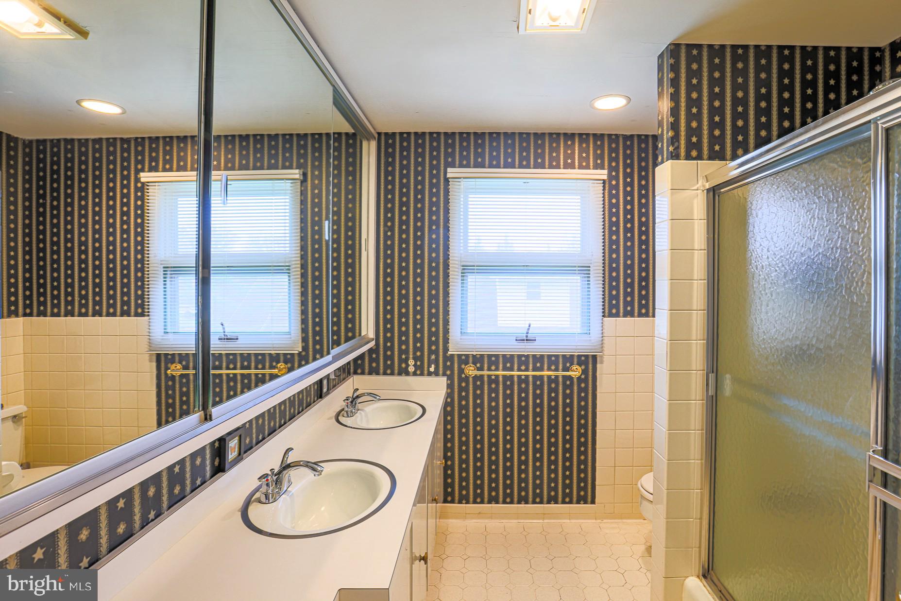 LONG MEADOW ESTATES - Residential