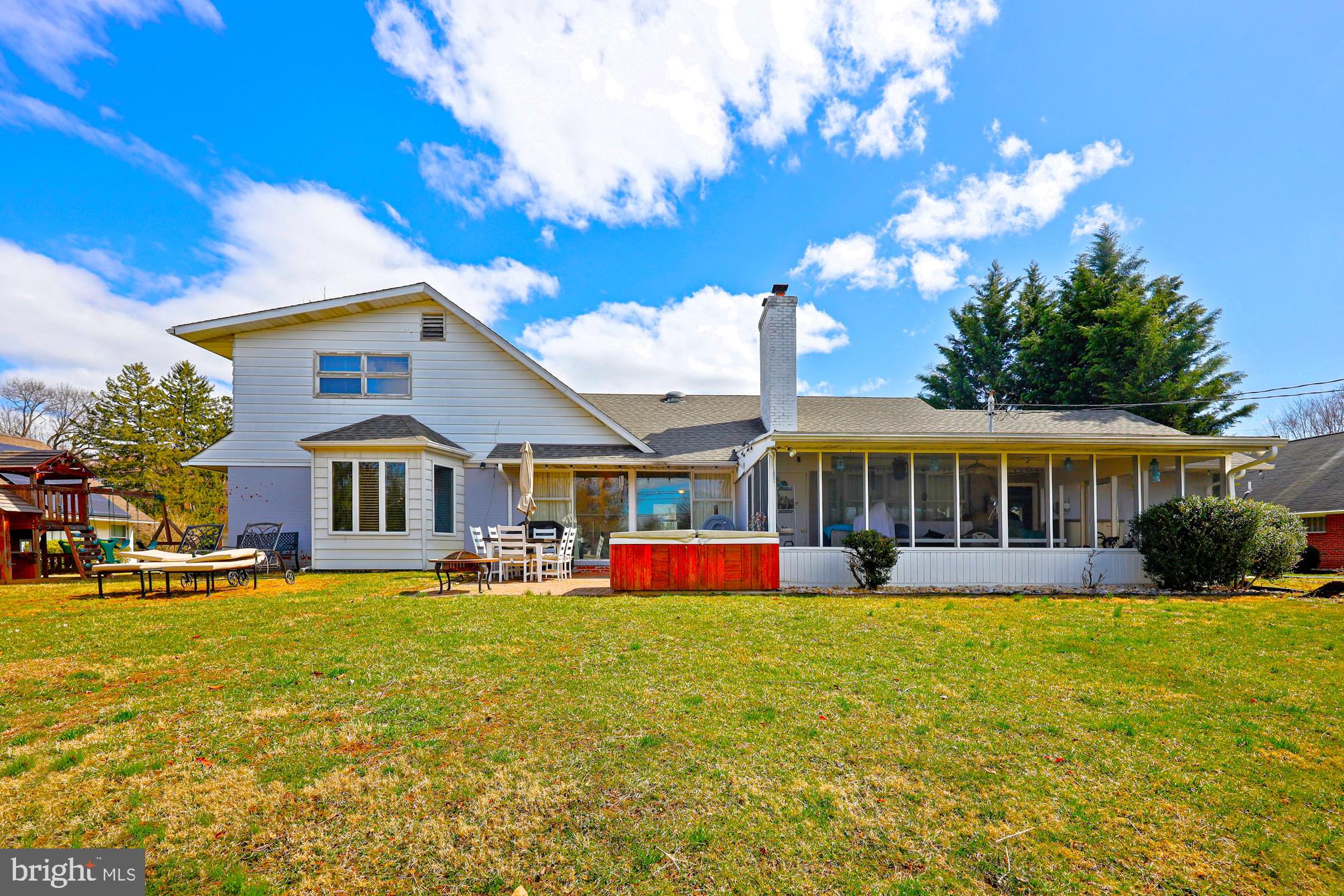 LONG MEADOW ESTATES - Residential