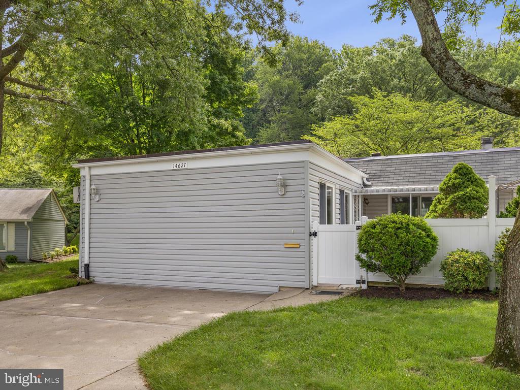 ROSSMOOR MUTUAL #10 - Residential