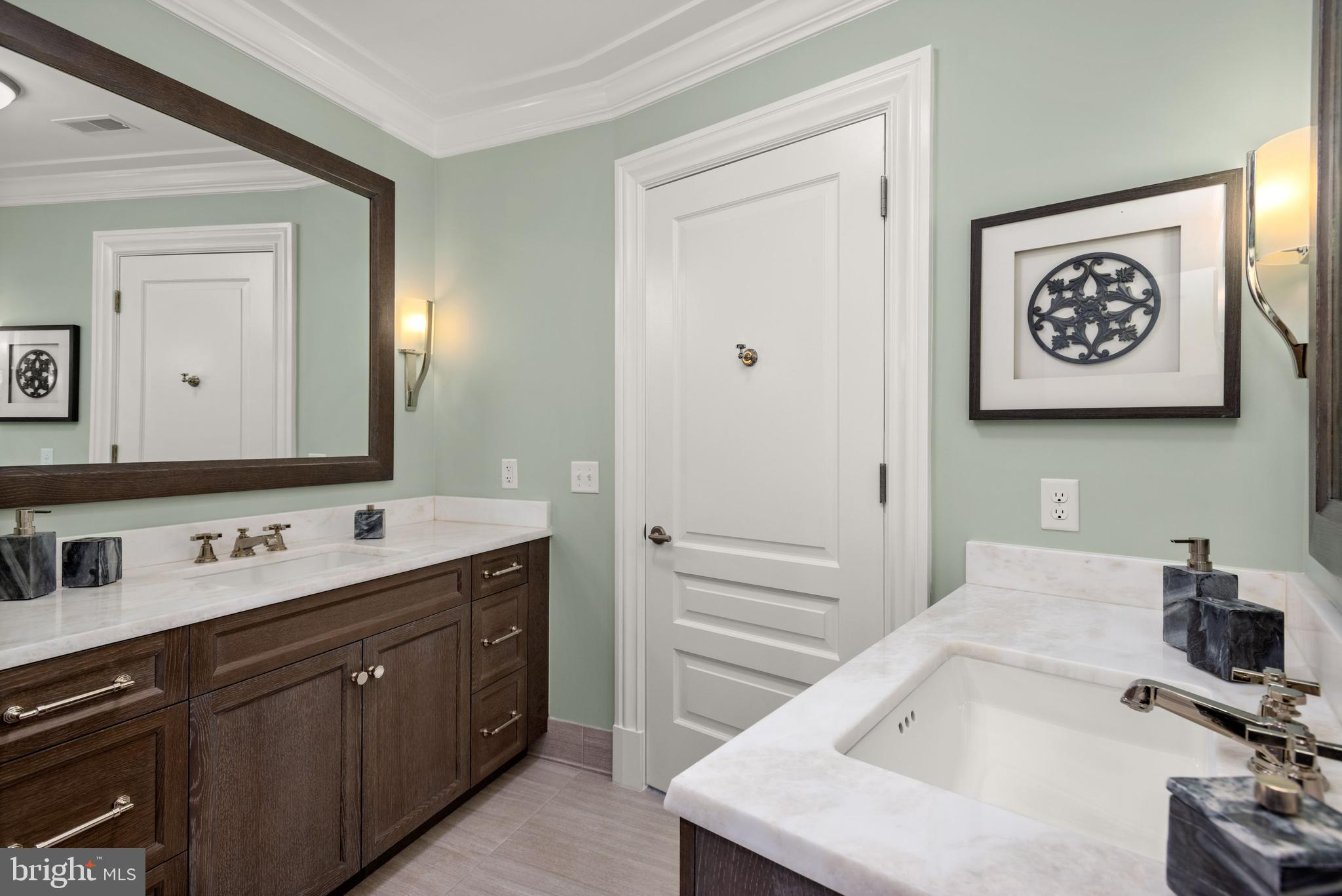 THE SIGNET - Residential