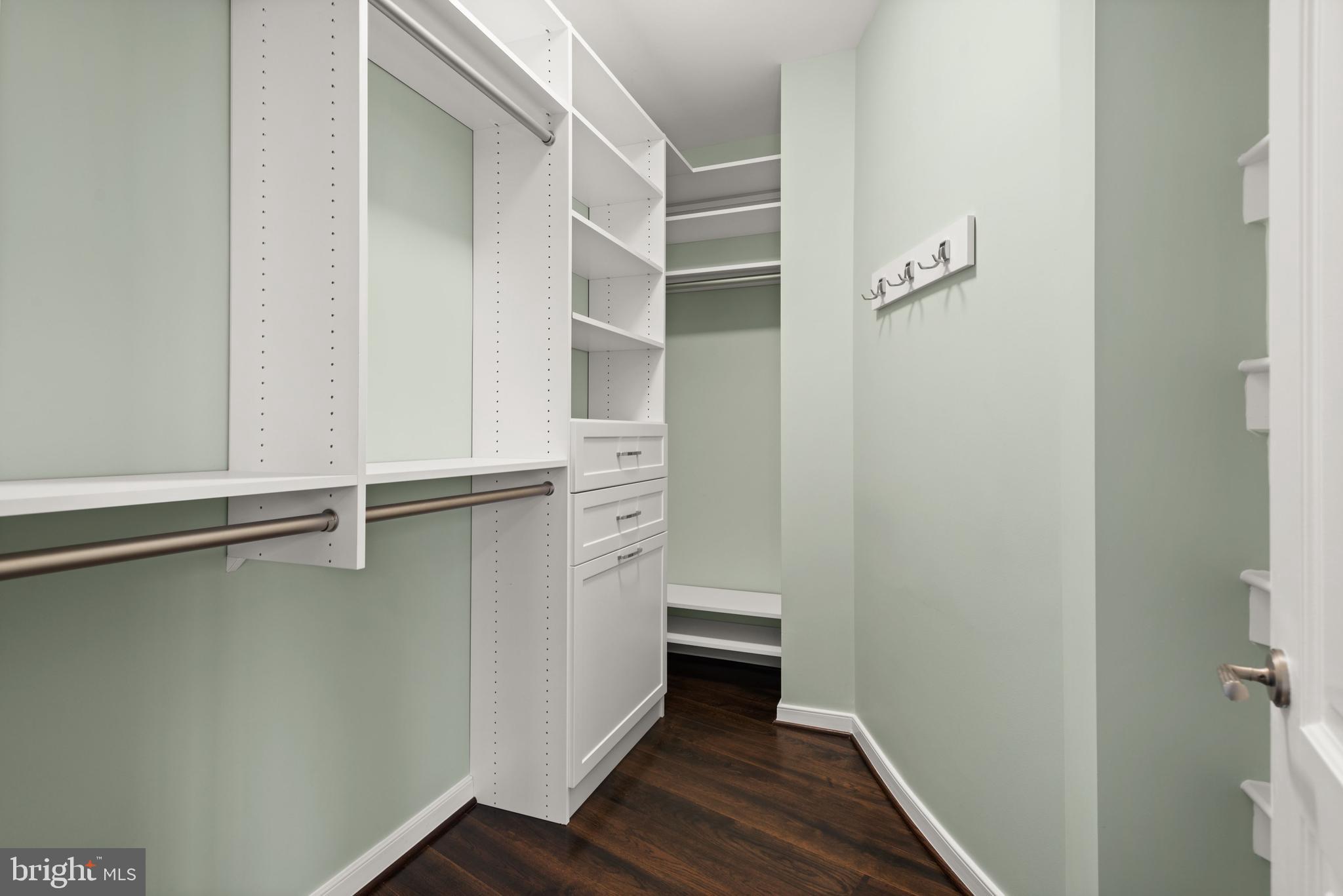 THE SIGNET - Residential