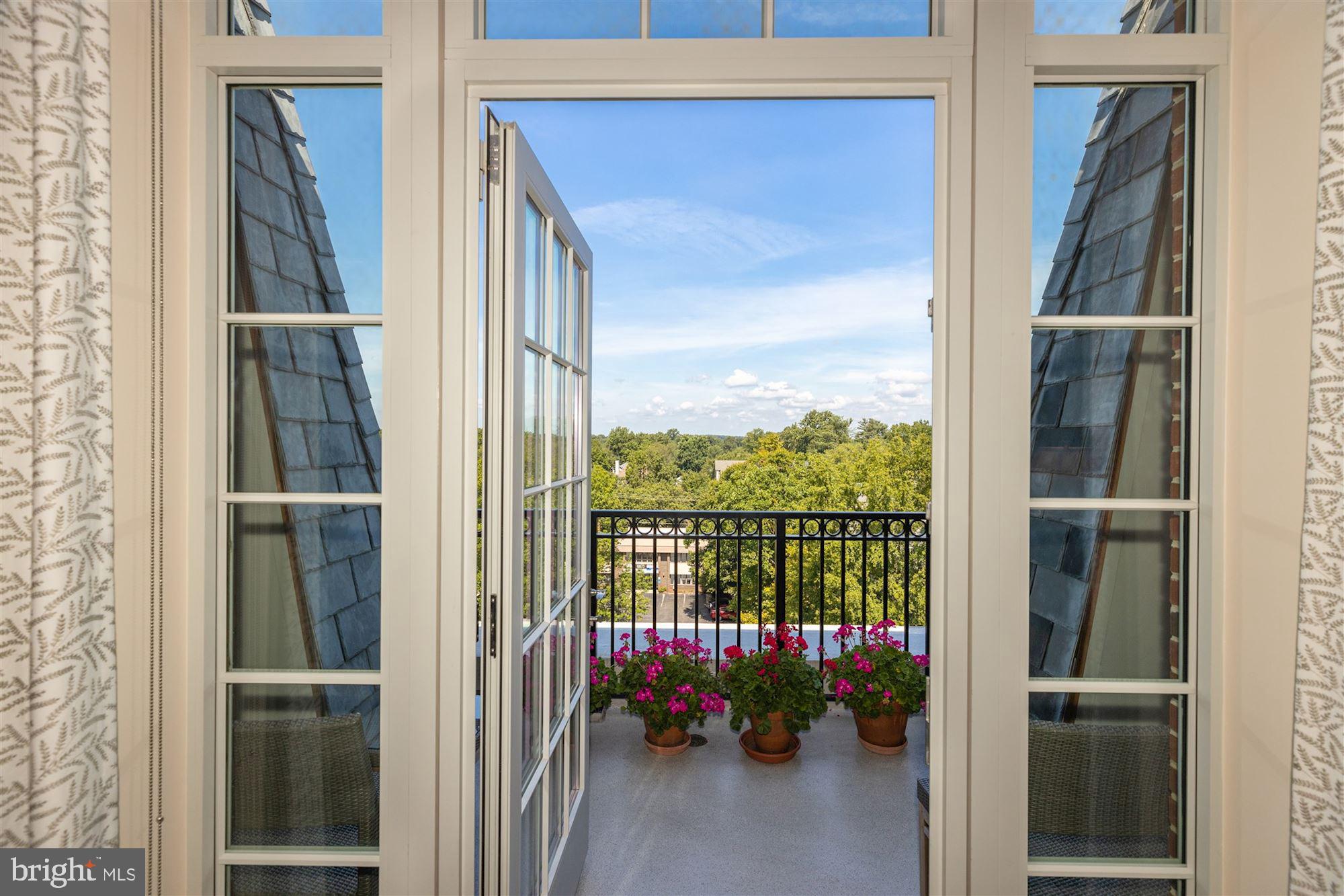 THE SIGNET - Residential