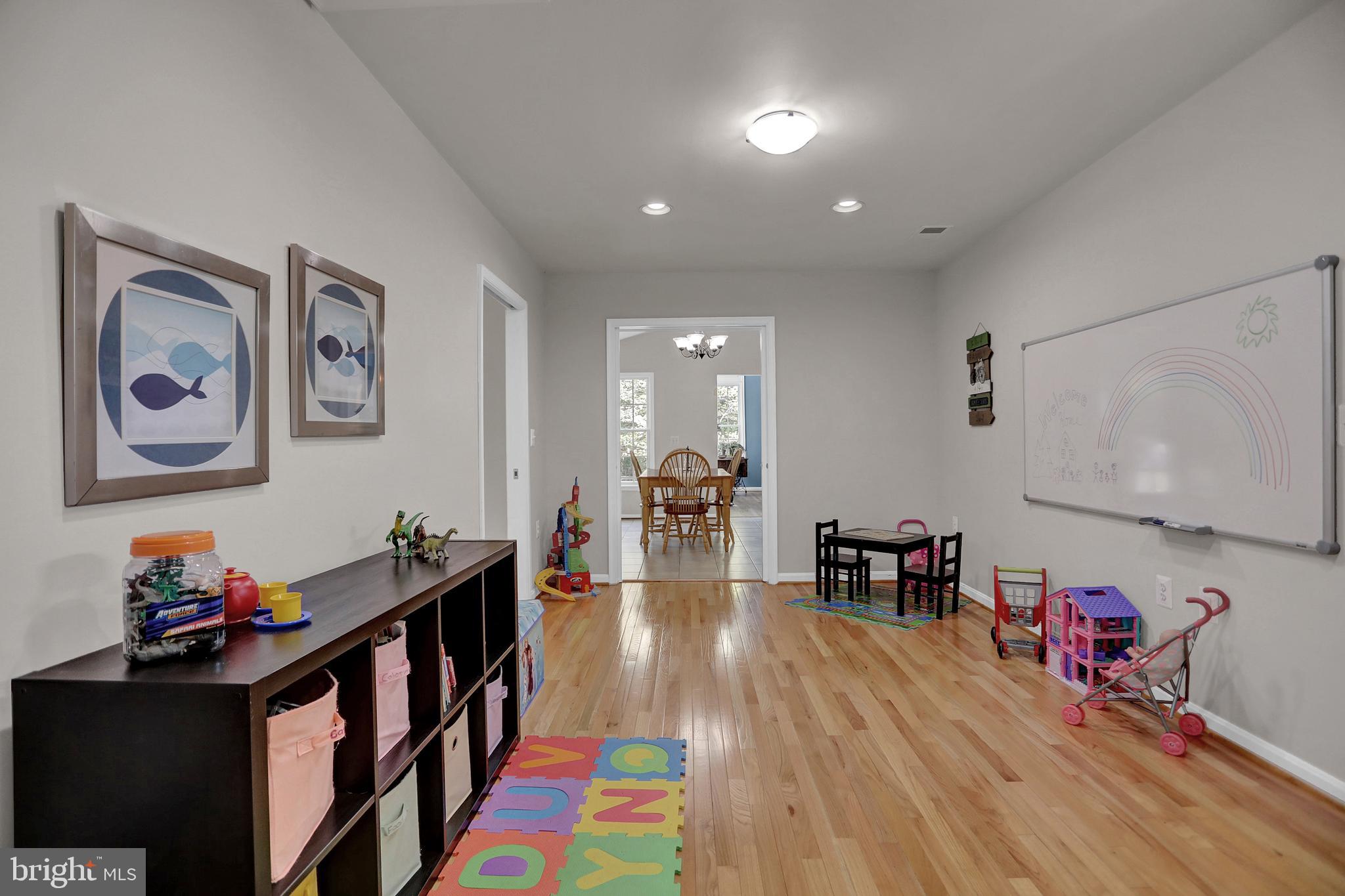 CATTAIL WOODS - Residential