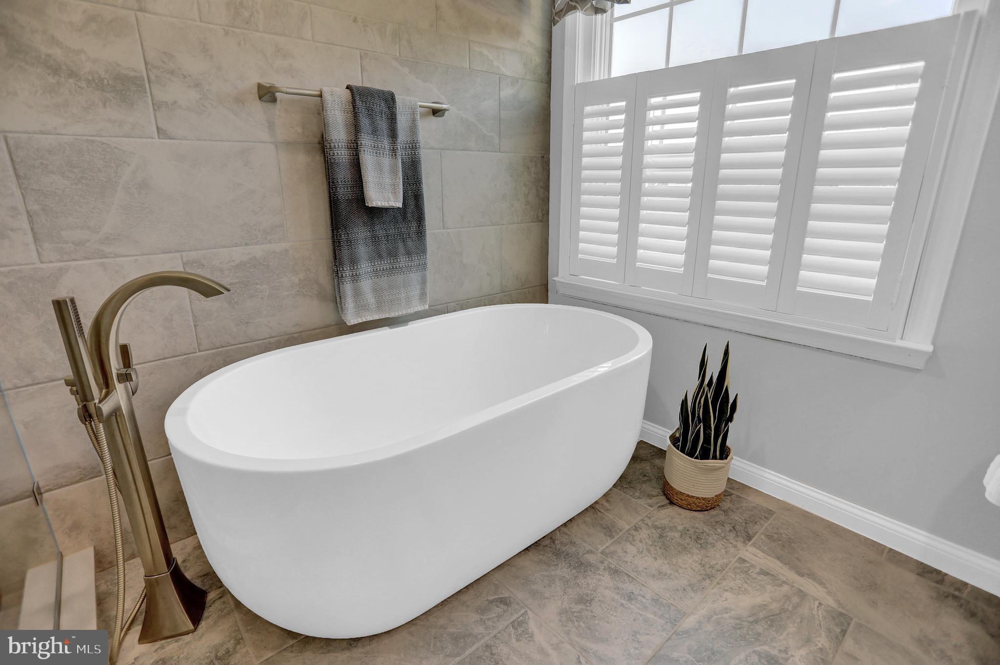 CATTAIL WOODS - Residential