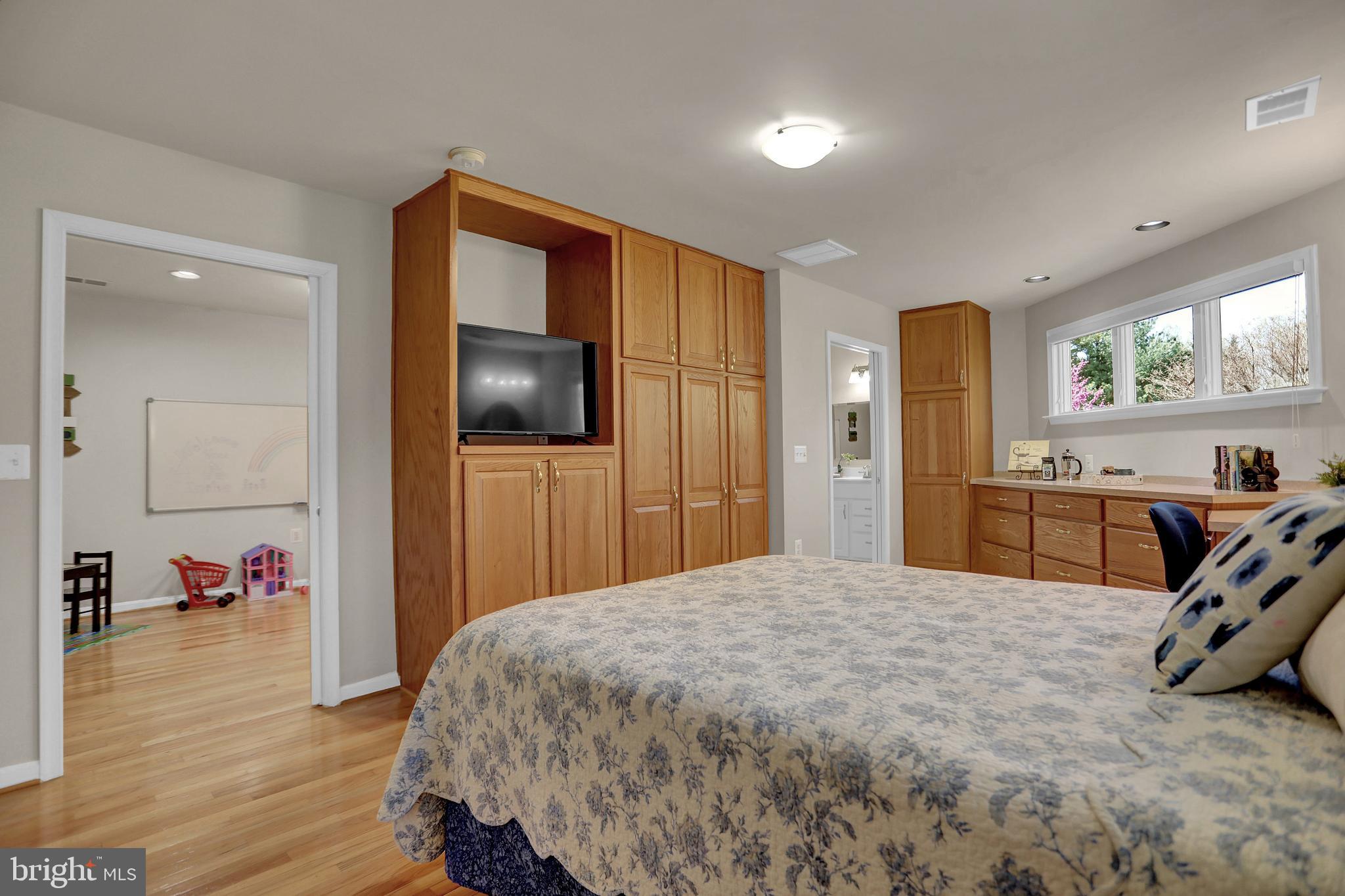 CATTAIL WOODS - Residential