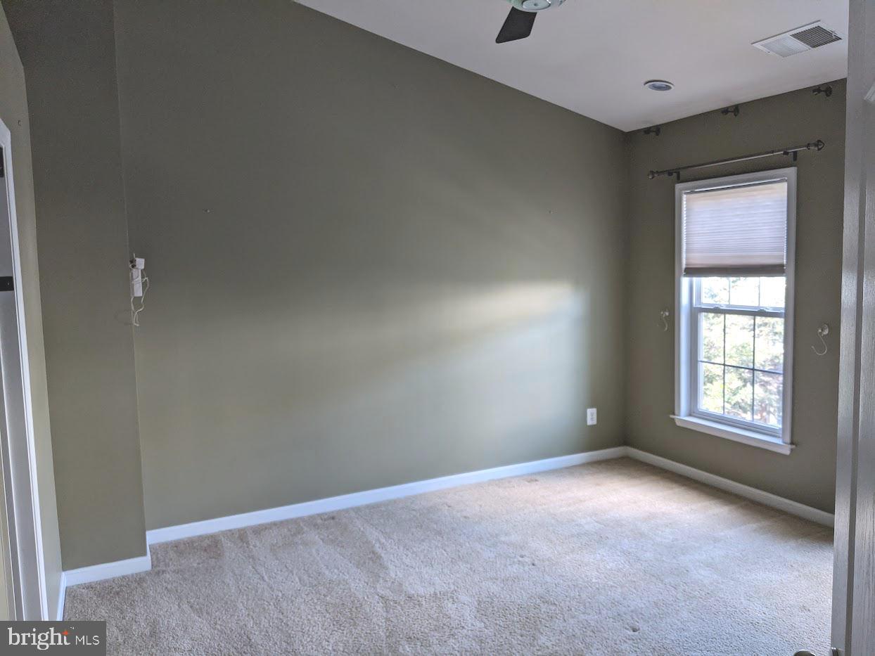 LINDEN ROW CONDOMINIUM - Residential Lease