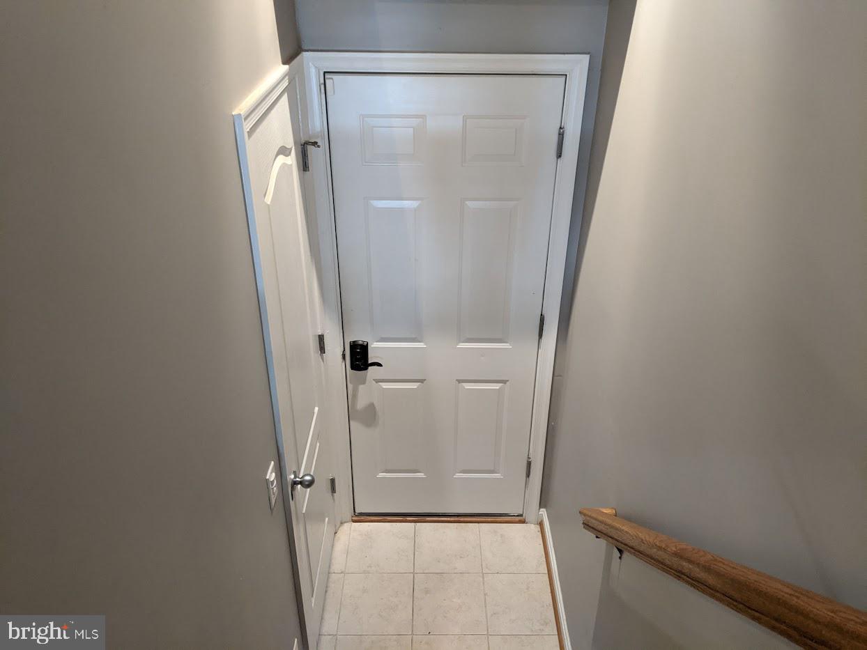 LINDEN ROW CONDOMINIUM - Residential Lease