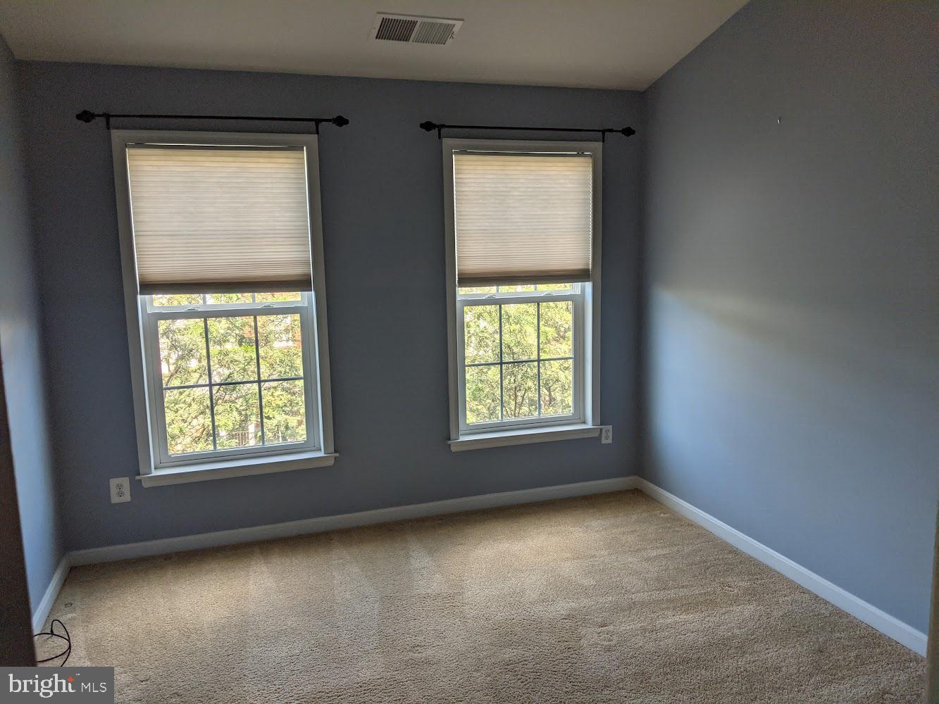 LINDEN ROW CONDOMINIUM - Residential Lease