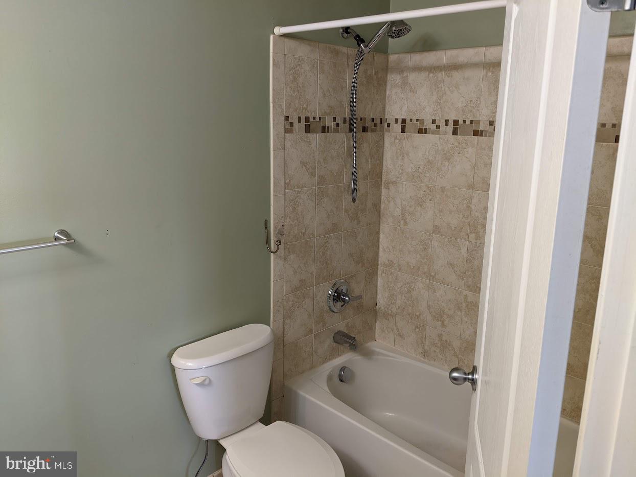 LINDEN ROW CONDOMINIUM - Residential Lease