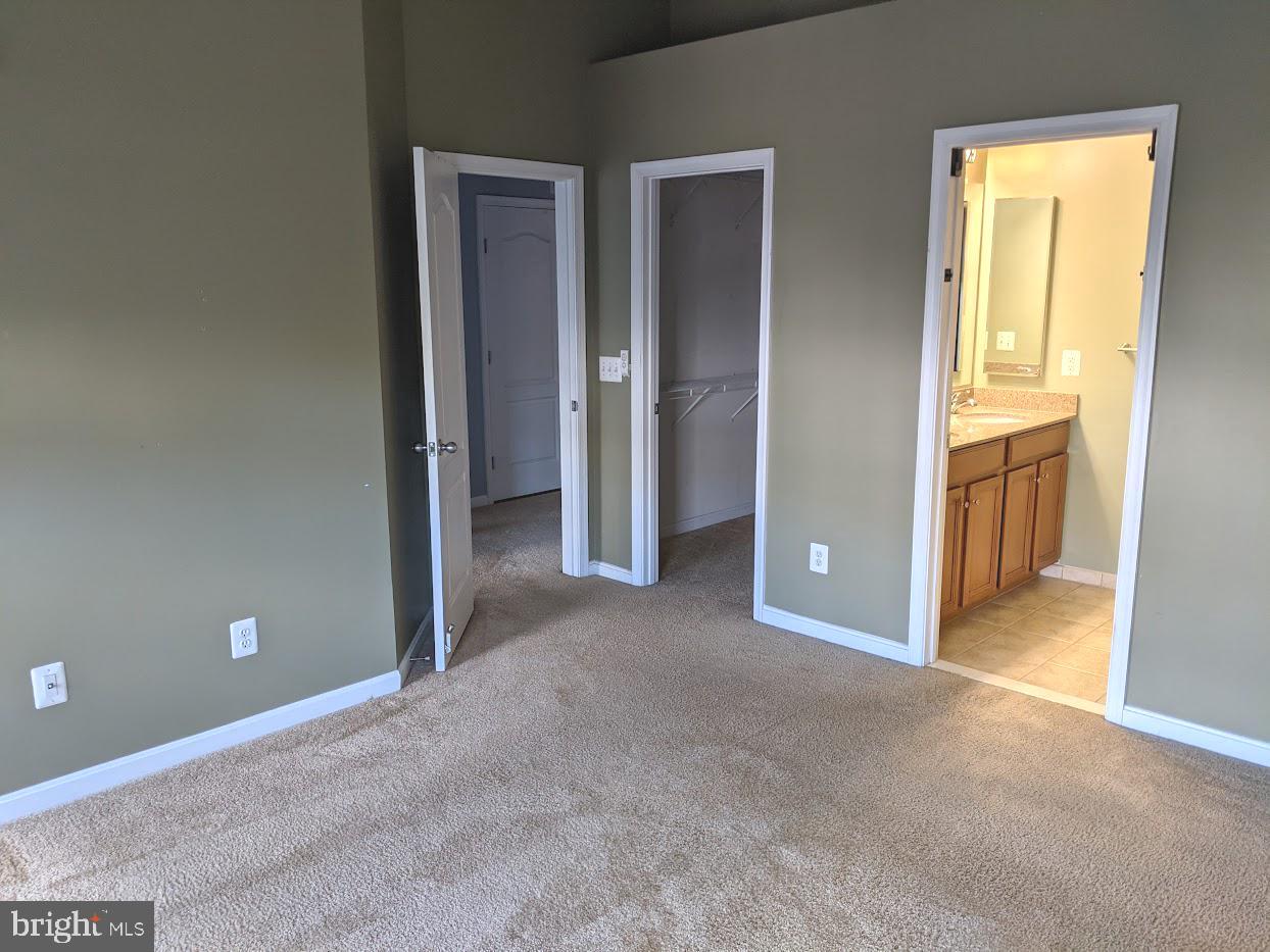 LINDEN ROW CONDOMINIUM - Residential Lease