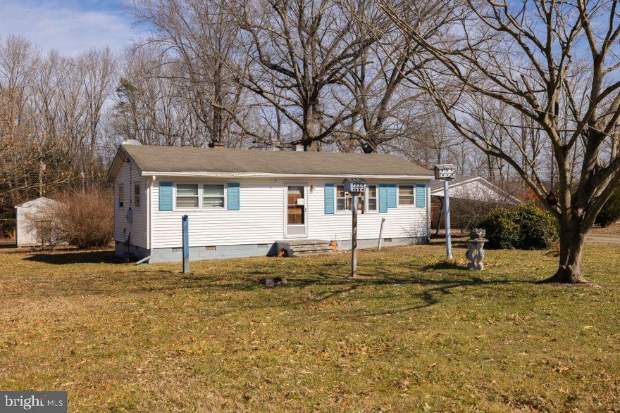 Single-story 2-bedroom, 1-bath home with central A/C on a 1-acre lot in Milford, VA. Open layout with approximately 800 sq. ft. of living space ready for updates or renovation. Spacious lot offers room for expansion. Sold as-is, perfect for those looking to maximize value through upgrades.
