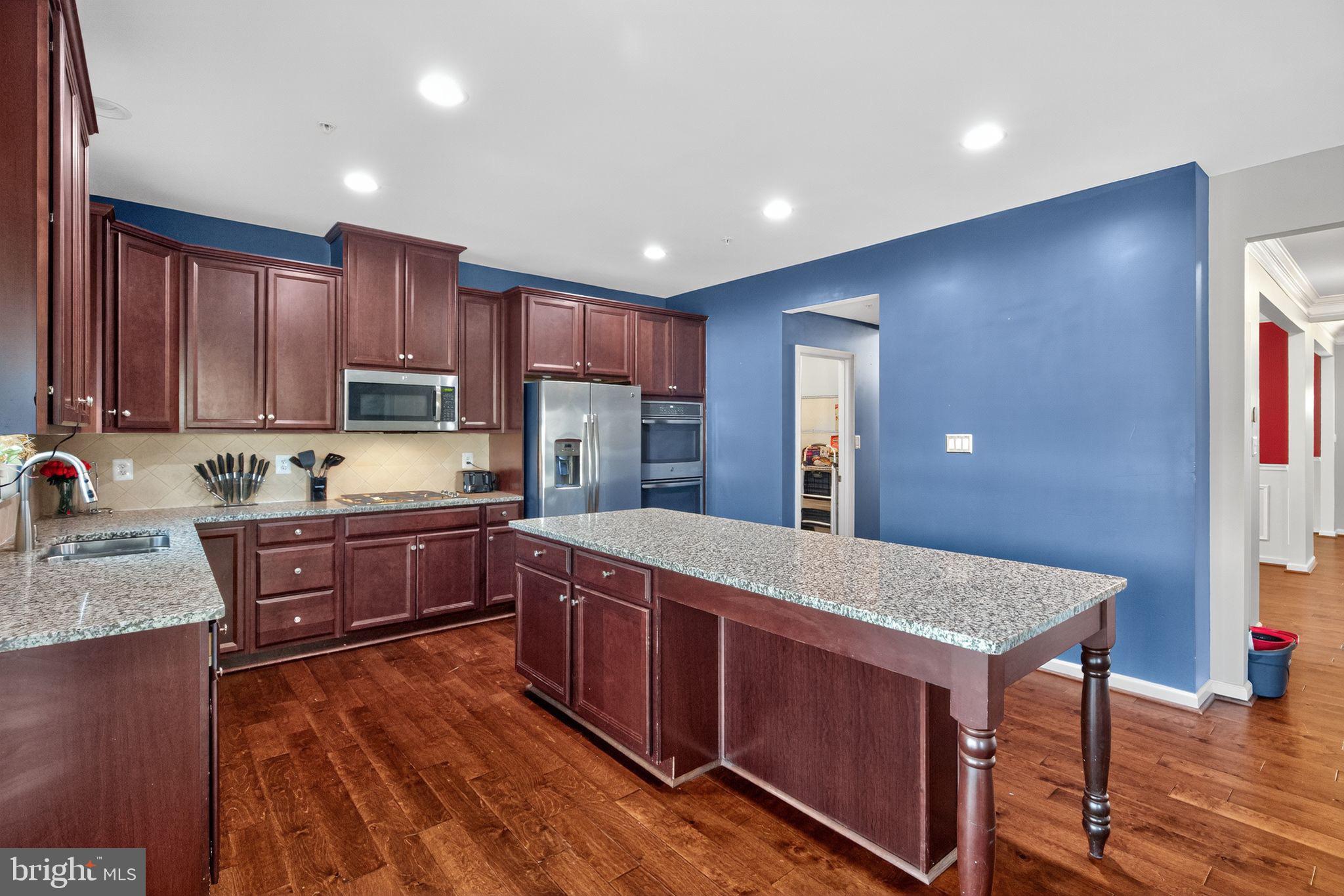 5647 BARNSTORMERS LANE